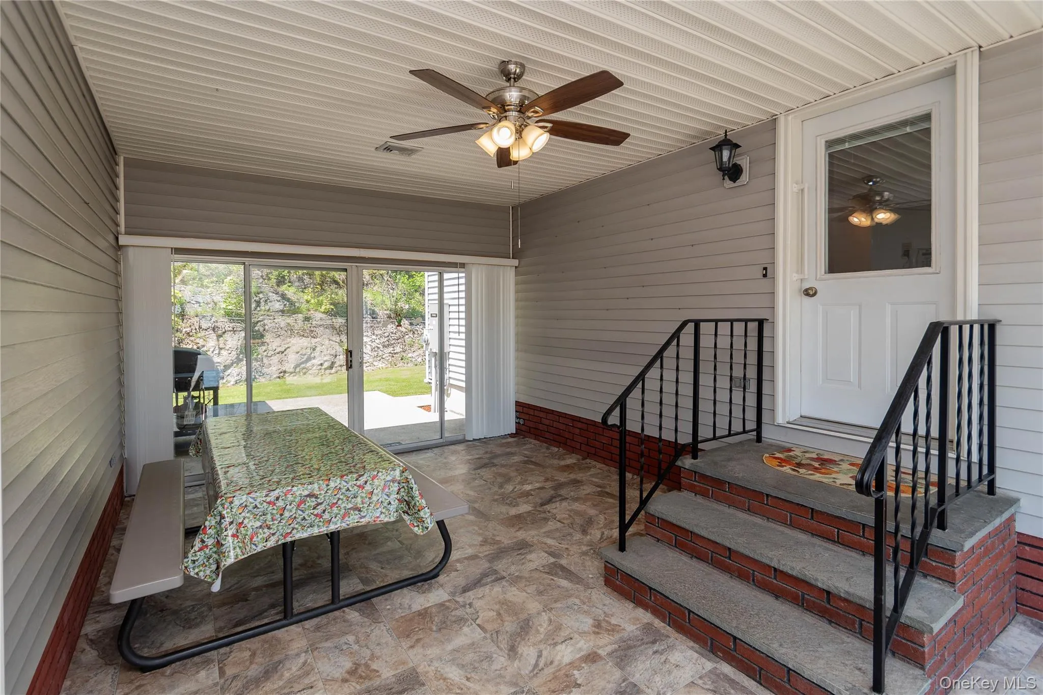 140 Elm Street, Saugerties, NY, 3 Bedrooms Bedrooms, 9 Rooms Rooms,2 BathroomsBathrooms,Residential,For Rent,Elm,0,1000756 140 Elm Street, Saugerties, NY, 3 Bedrooms Bedrooms, 9 Rooms Rooms,2 BathroomsBathrooms,Residential,For Rent,Elm,0,1000756