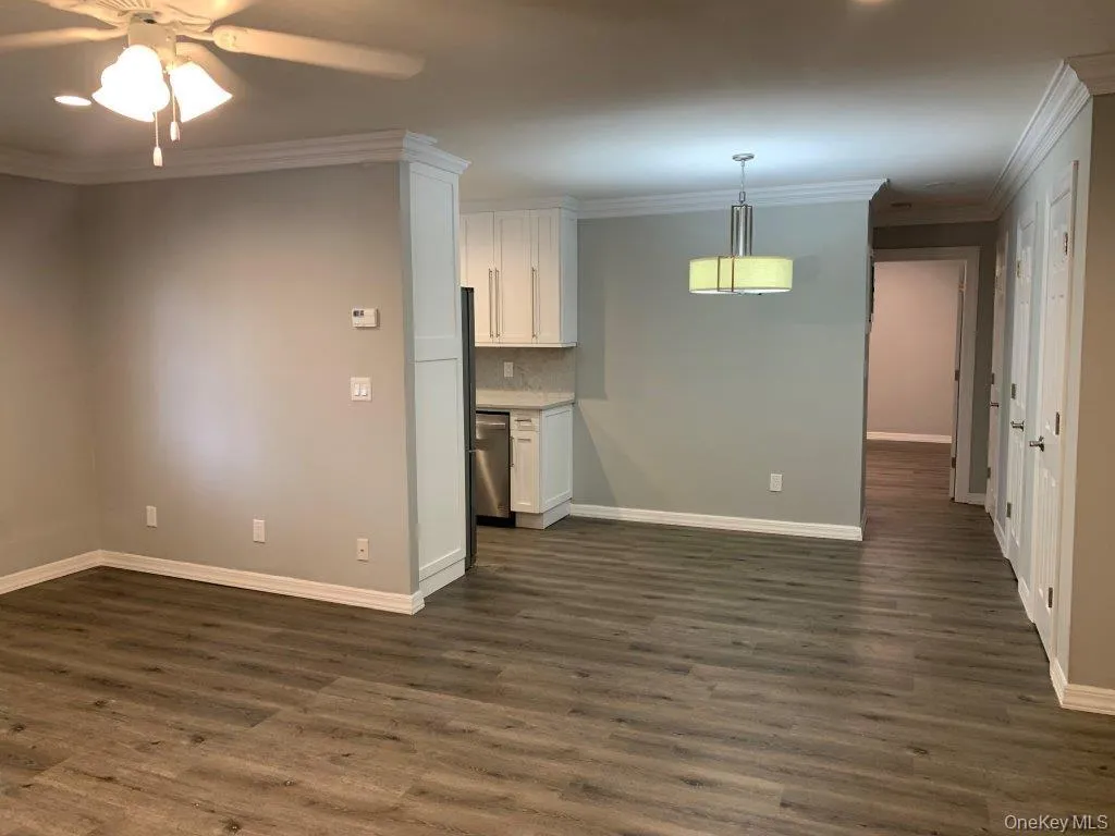 560 New Highway, Smithtown, NY, 1 Bedroom Bedrooms, 4 Rooms Rooms,1 BathroomBathrooms,Residential Lease,For Rent,New,0,1000761 560 New Highway, Smithtown, NY, 1 Bedroom Bedrooms, 4 Rooms Rooms,1 BathroomBathrooms,Residential Lease,For Rent,New,0,1000761