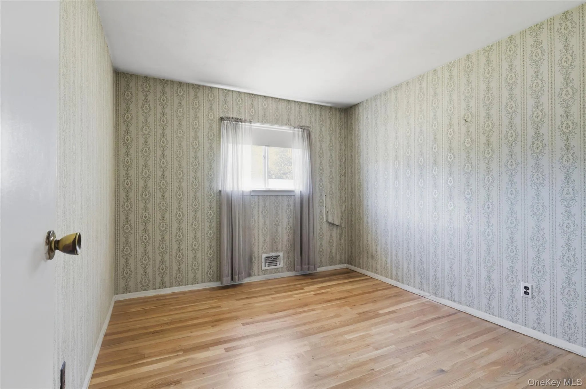 94 Babylon Avenue, Islip, NY, 3 Bedrooms Bedrooms, 7 Rooms Rooms,1 BathroomBathrooms,Residential,For Rent,Babylon,0,1000784 94 Babylon Avenue, Islip, NY, 3 Bedrooms Bedrooms, 7 Rooms Rooms,1 BathroomBathrooms,Residential,For Rent,Babylon,0,1000784