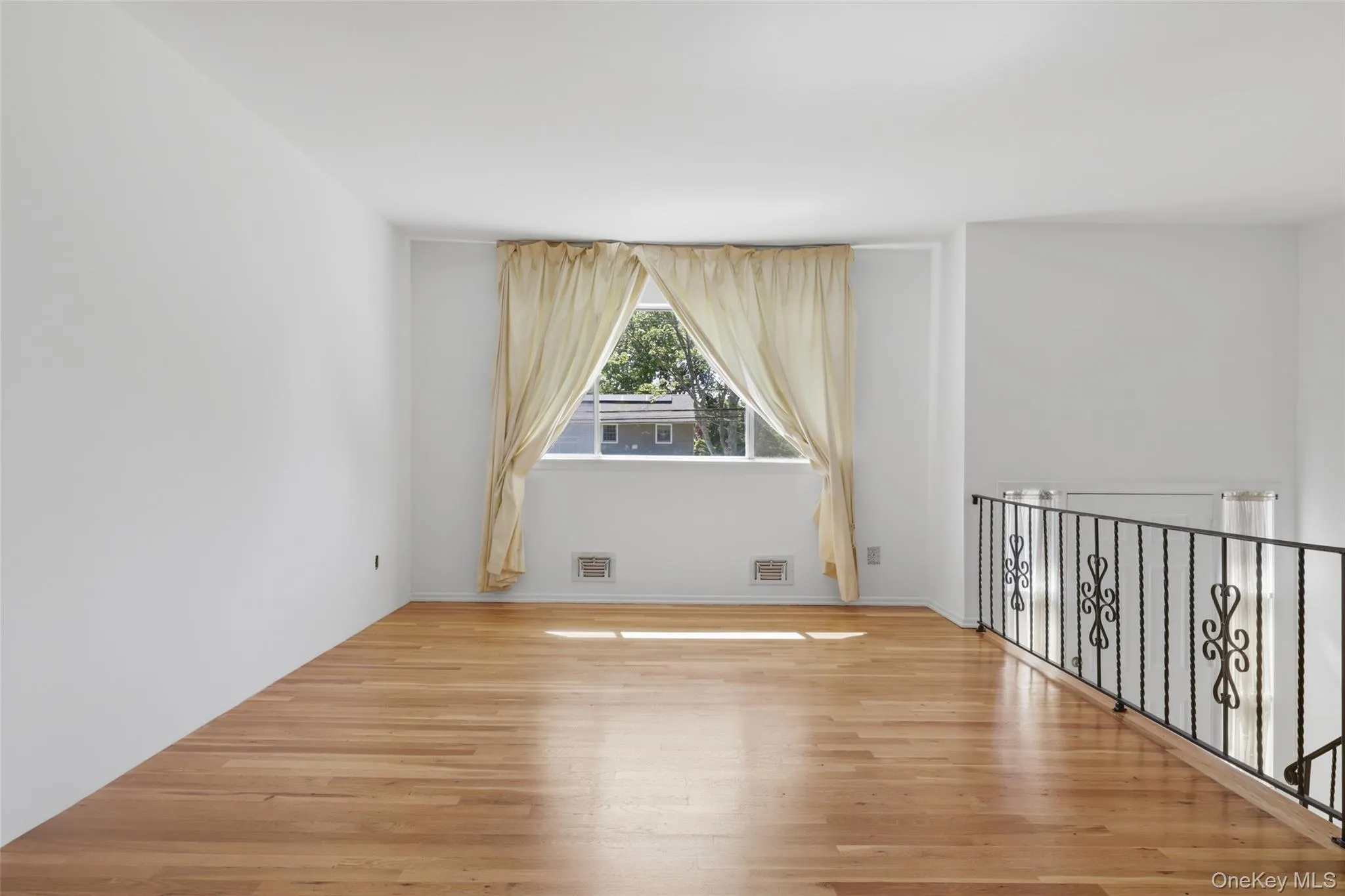 94 Babylon Avenue, Islip, NY, 3 Bedrooms Bedrooms, 7 Rooms Rooms,1 BathroomBathrooms,Residential,For Rent,Babylon,0,1000784 94 Babylon Avenue, Islip, NY, 3 Bedrooms Bedrooms, 7 Rooms Rooms,1 BathroomBathrooms,Residential,For Rent,Babylon,0,1000784