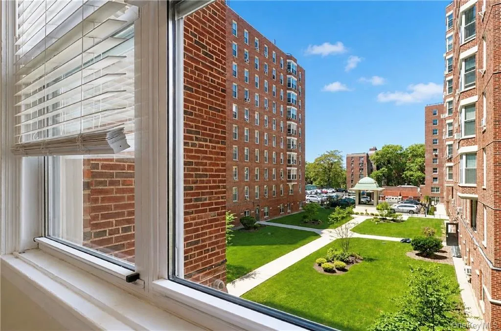 190 72nd Street, New York, NY, 1 Bedroom Bedrooms, 3 Rooms Rooms,1 BathroomBathrooms,Residential,For Rent,72nd,0,1000785 190 72nd Street, New York, NY, 1 Bedroom Bedrooms, 3 Rooms Rooms,1 BathroomBathrooms,Residential,For Rent,72nd,0,1000785
