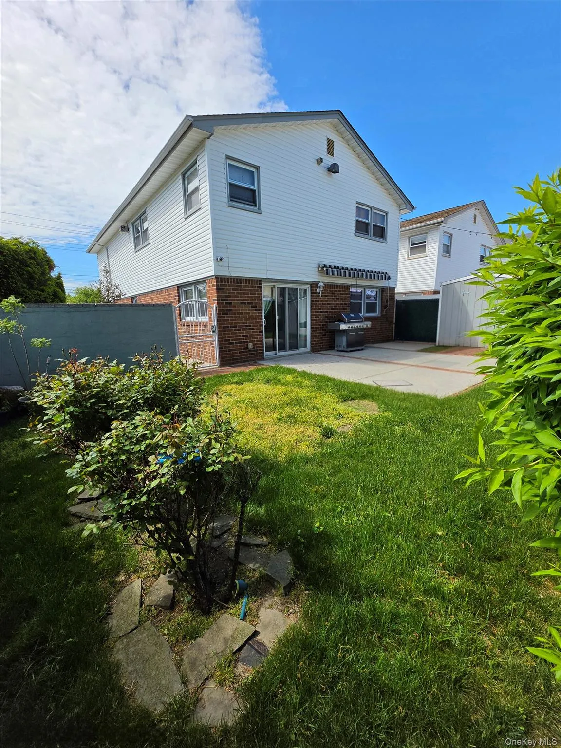 90-17 165th Avenue, New York, NY, 4 Bedrooms Bedrooms, 12 Rooms Rooms,2 BathroomsBathrooms,Residential,For Rent,165th,0,1000788 90-17 165th Avenue, New York, NY, 4 Bedrooms Bedrooms, 12 Rooms Rooms,2 BathroomsBathrooms,Residential,For Rent,165th,0,1000788