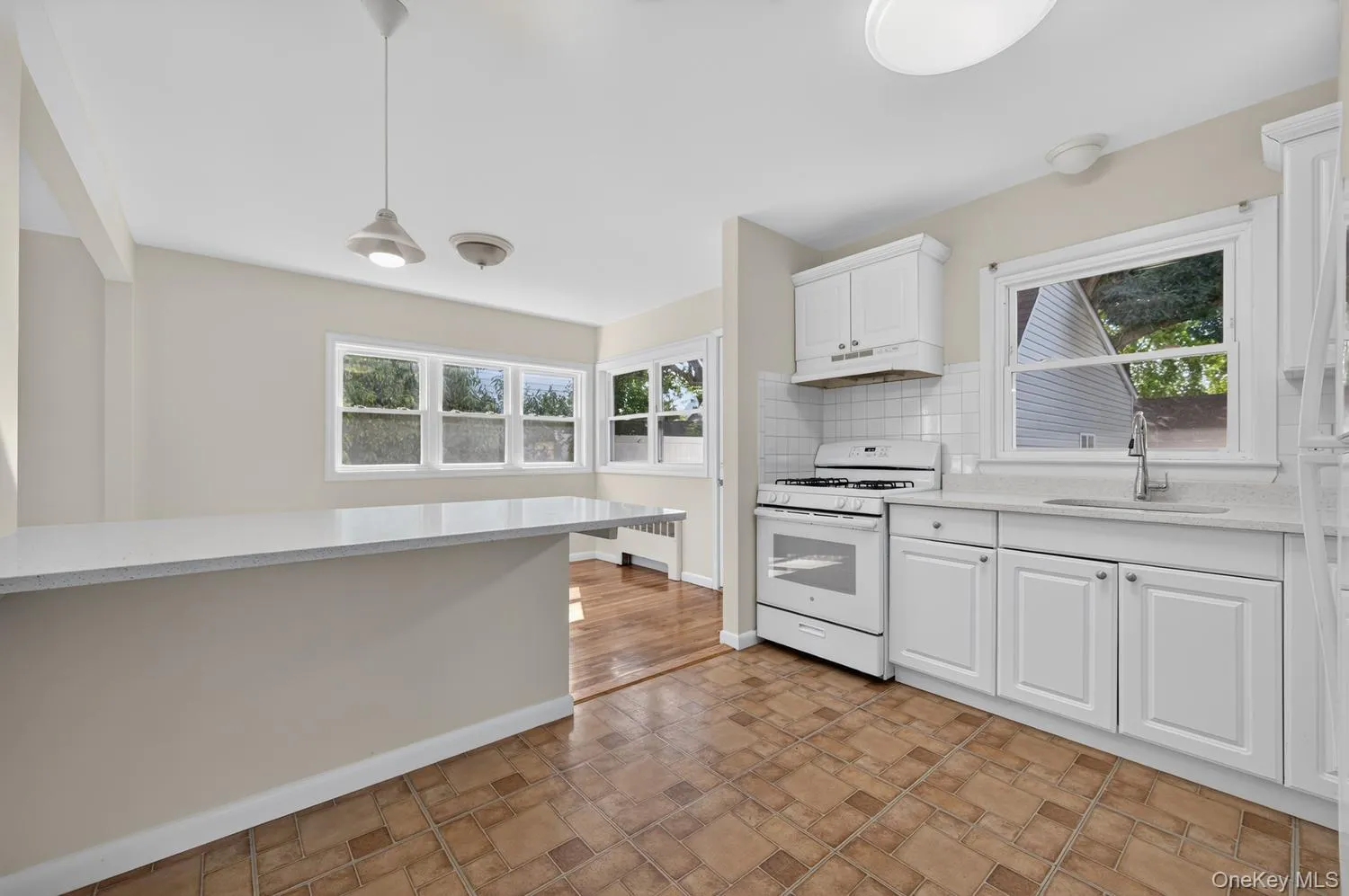 48 Locust Street, North Hempstead, NY, 4 Bedrooms Bedrooms, 8 Rooms Rooms,2 BathroomsBathrooms,Residential,For Rent,Locust,0,1000789 48 Locust Street, North Hempstead, NY, 4 Bedrooms Bedrooms, 8 Rooms Rooms,2 BathroomsBathrooms,Residential,For Rent,Locust,0,1000789