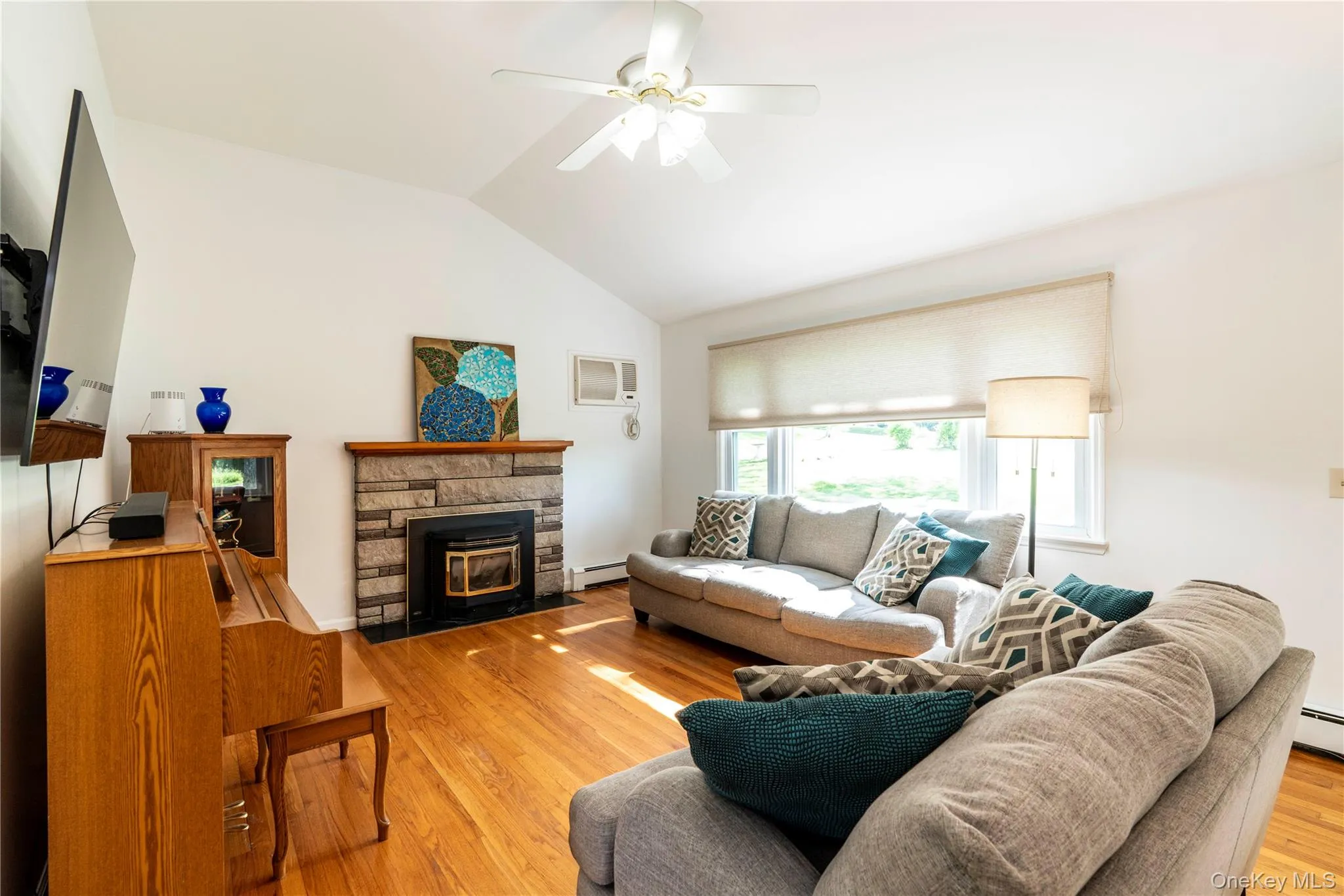 58 Degarmo Hills Road, Wappinger, NY, 3 Bedrooms Bedrooms, 7 Rooms Rooms,1 BathroomBathrooms,Residential,For Rent,Degarmo Hills,0,1000791 58 Degarmo Hills Road, Wappinger, NY, 3 Bedrooms Bedrooms, 7 Rooms Rooms,1 BathroomBathrooms,Residential,For Rent,Degarmo Hills,0,1000791