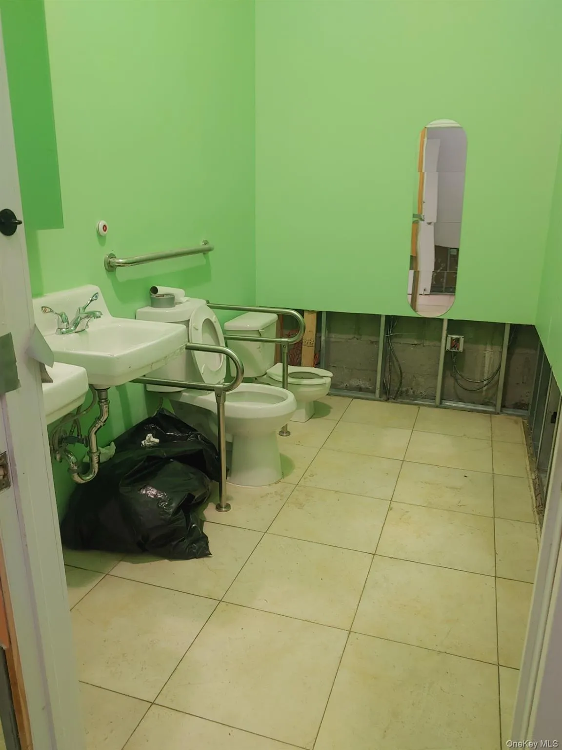 251-16 Hillside Ave, New York, NY, ,Commercial Lease,For Rent,Hillside Ave,0,1000793 251-16 Hillside Ave, New York, NY, ,Commercial Lease,For Rent,Hillside Ave,0,1000793