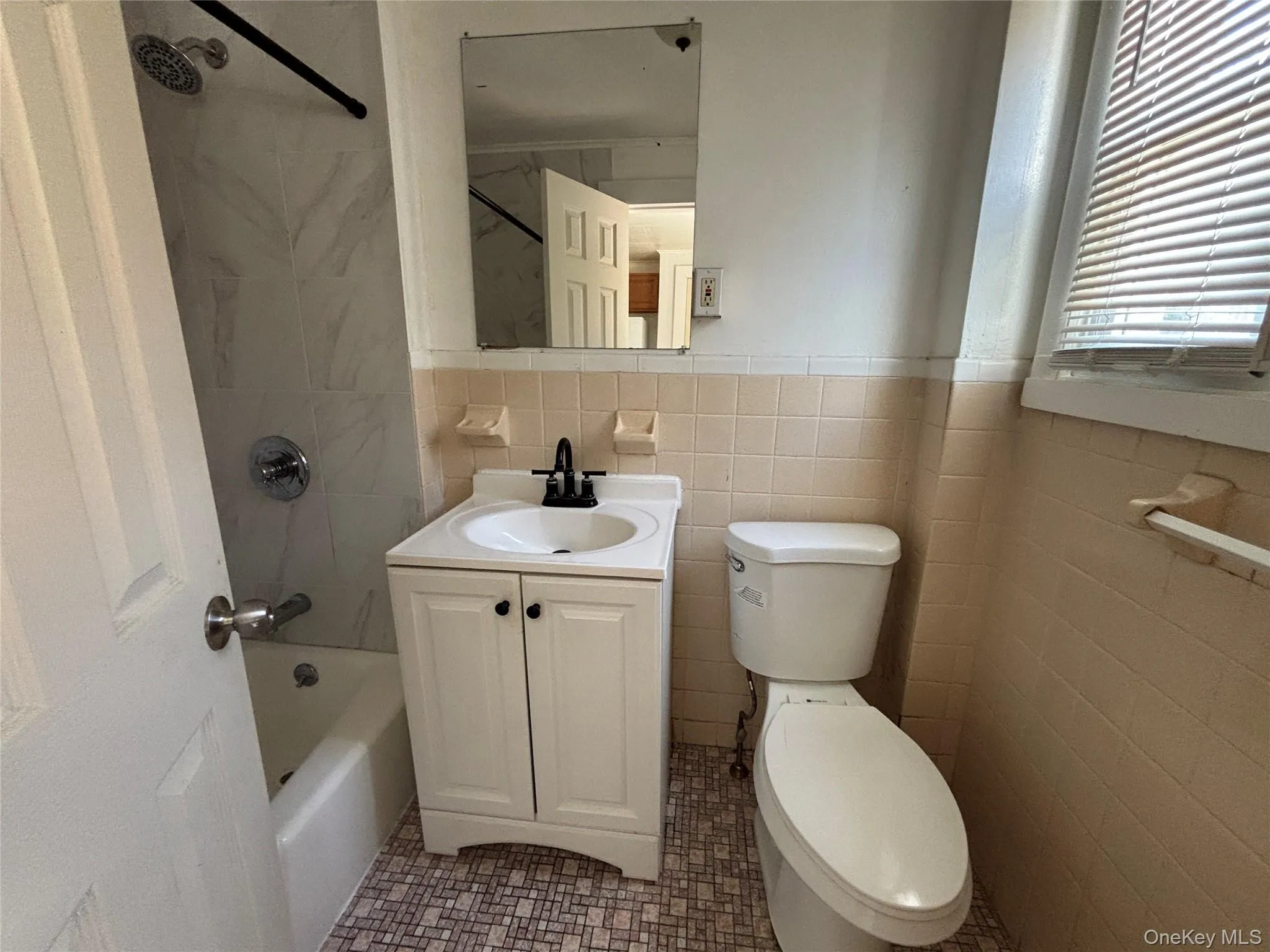 16 Mansion Street, Poughkeepsie, NY, 2 Bedrooms Bedrooms, 4 Rooms Rooms,1 BathroomBathrooms,Residential Lease,For Rent,Mansion,0,1000796 16 Mansion Street, Poughkeepsie, NY, 2 Bedrooms Bedrooms, 4 Rooms Rooms,1 BathroomBathrooms,Residential Lease,For Rent,Mansion,0,1000796