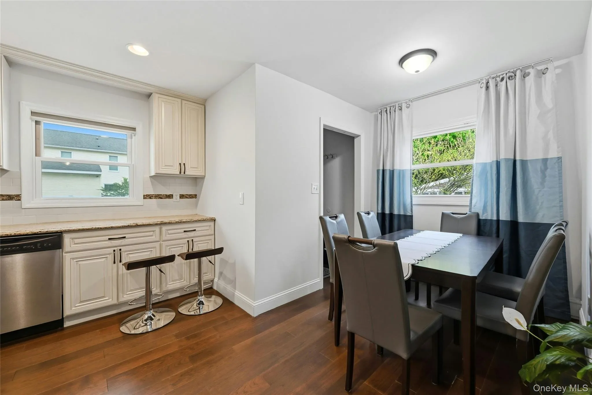 609 Montauk Highway, Islip, NY, 2 Bedrooms Bedrooms, 6 Rooms Rooms,1 BathroomBathrooms,Residential,For Rent,Montauk,0,1000798 609 Montauk Highway, Islip, NY, 2 Bedrooms Bedrooms, 6 Rooms Rooms,1 BathroomBathrooms,Residential,For Rent,Montauk,0,1000798