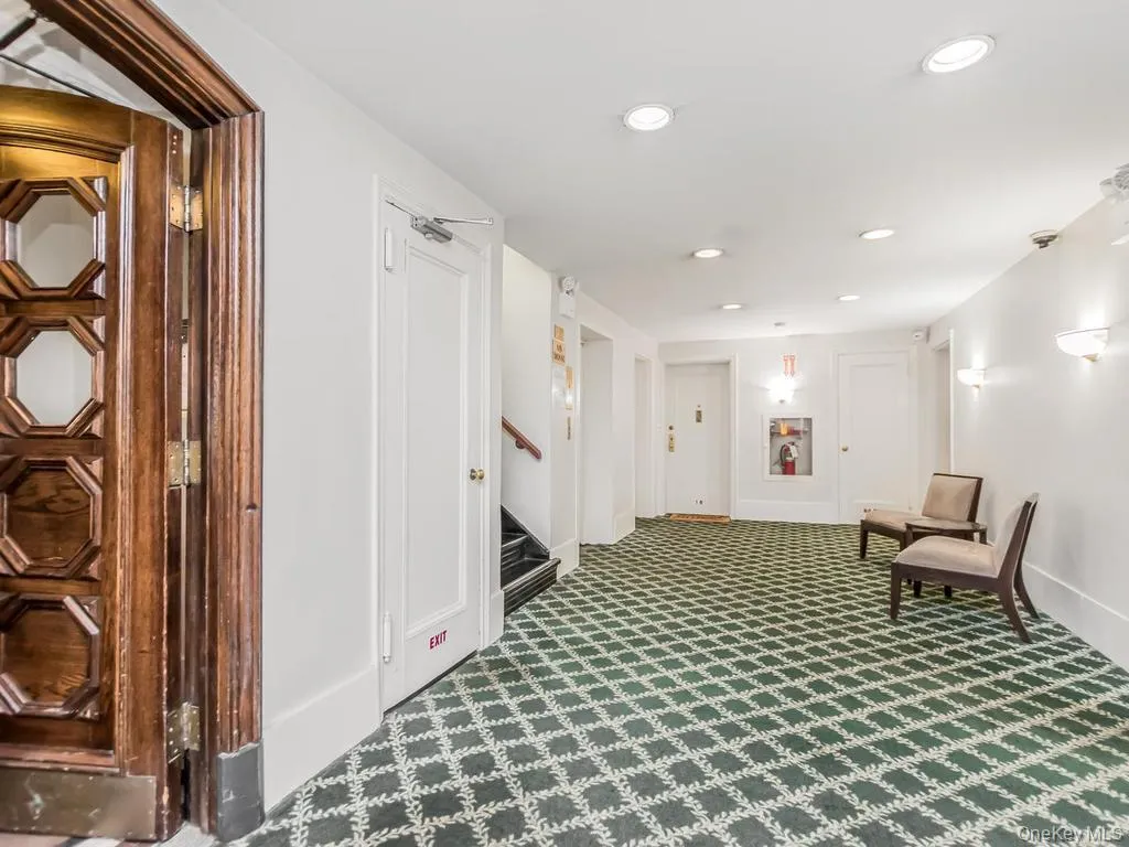 5 Franklin Avenue, White Plains, NY, 2 Bedrooms Bedrooms, 3 Rooms Rooms,1 BathroomBathrooms,Residential,For Rent,Franklin,0,1000800 5 Franklin Avenue, White Plains, NY, 2 Bedrooms Bedrooms, 3 Rooms Rooms,1 BathroomBathrooms,Residential,For Rent,Franklin,0,1000800