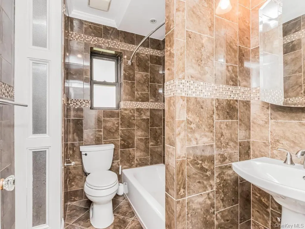 5 Franklin Avenue, White Plains, NY, 2 Bedrooms Bedrooms, 3 Rooms Rooms,1 BathroomBathrooms,Residential,For Rent,Franklin,0,1000800 5 Franklin Avenue, White Plains, NY, 2 Bedrooms Bedrooms, 3 Rooms Rooms,1 BathroomBathrooms,Residential,For Rent,Franklin,0,1000800