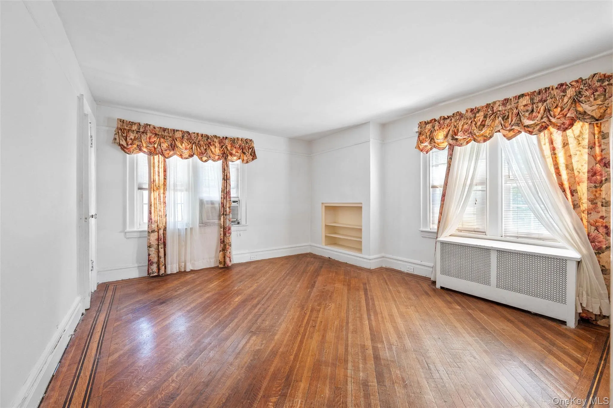 15 Maine Avenue, Hempstead, NY, 4 Bedrooms Bedrooms, 8 Rooms Rooms,2 BathroomsBathrooms,Residential,For Rent,Maine,0,1000803 15 Maine Avenue, Hempstead, NY, 4 Bedrooms Bedrooms, 8 Rooms Rooms,2 BathroomsBathrooms,Residential,For Rent,Maine,0,1000803