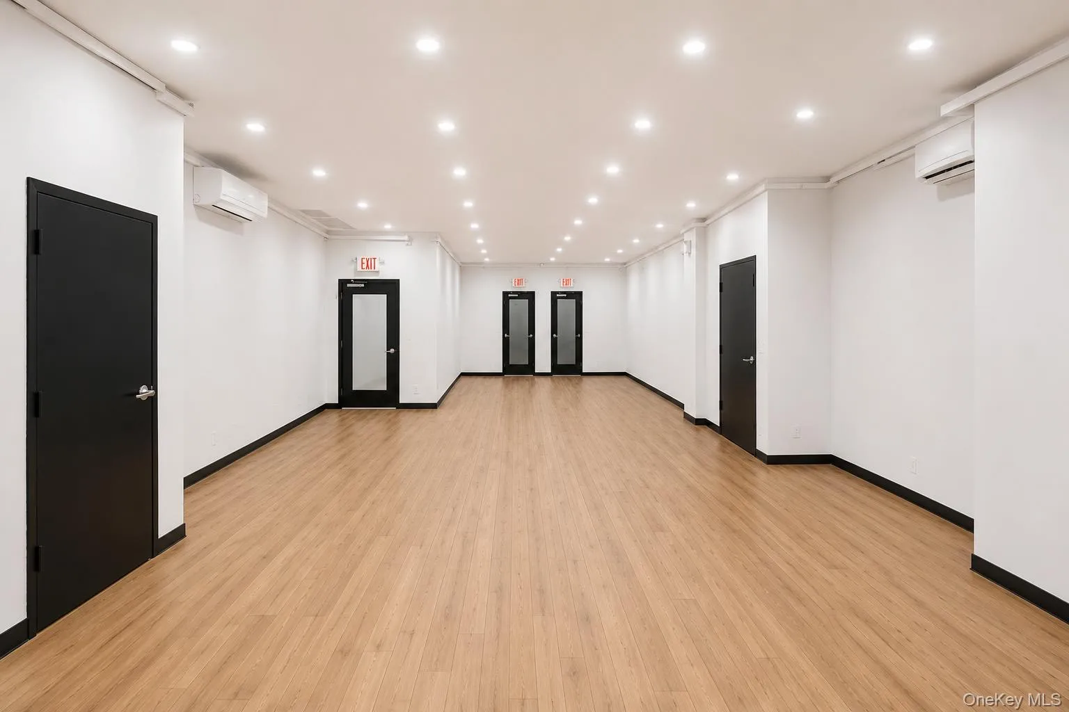 580 Broadway, New York, NY, ,Commercial Lease,For Rent,Broadway,0,1000806 580 Broadway, New York, NY, ,Commercial Lease,For Rent,Broadway,0,1000806
