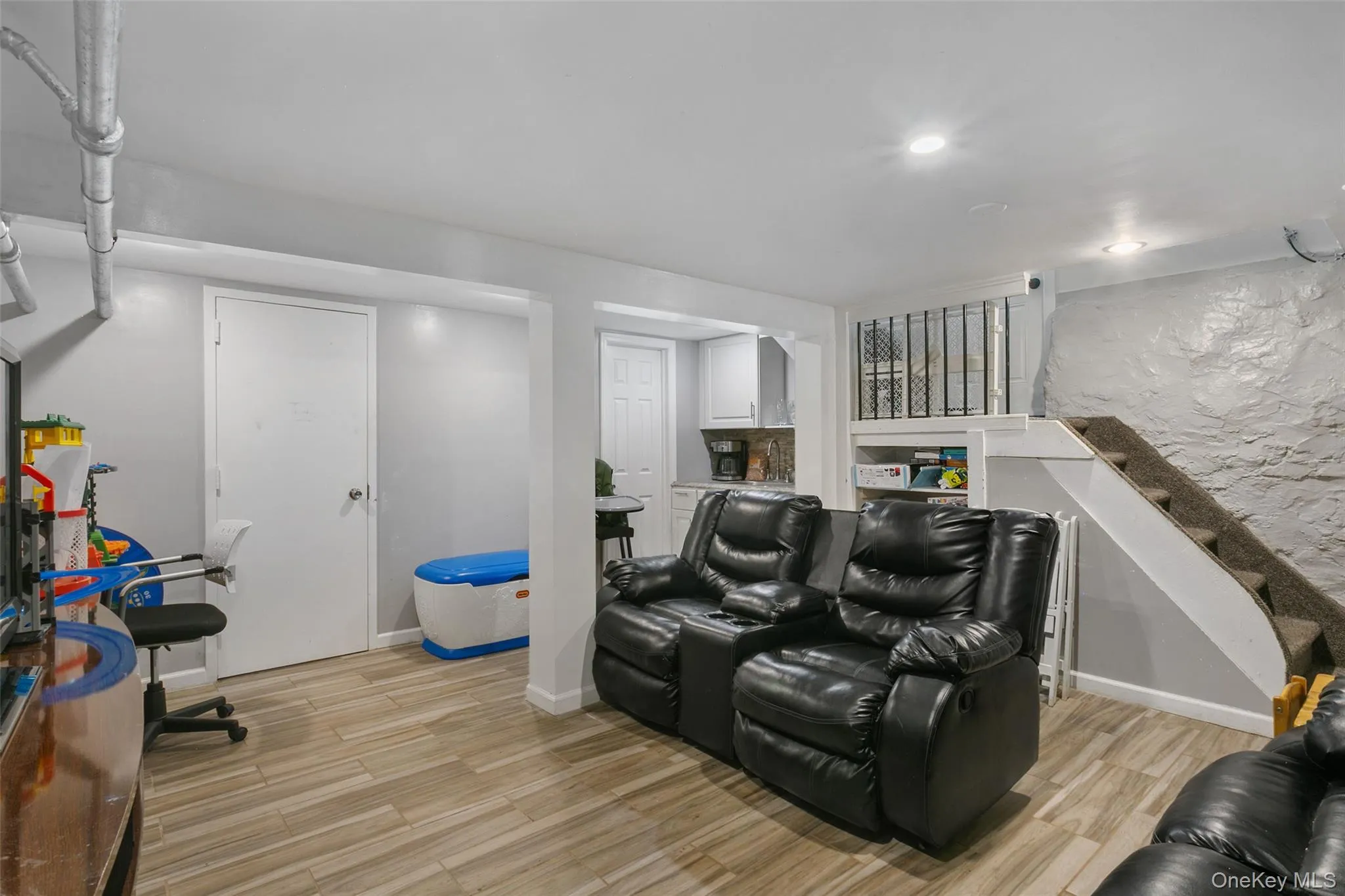 38 Emmett Terrace, New Rochelle, NY, 3 Bedrooms Bedrooms, 6 Rooms Rooms,1 BathroomBathrooms,Residential,For Rent,Emmett,0,1000807 38 Emmett Terrace, New Rochelle, NY, 3 Bedrooms Bedrooms, 6 Rooms Rooms,1 BathroomBathrooms,Residential,For Rent,Emmett,0,1000807