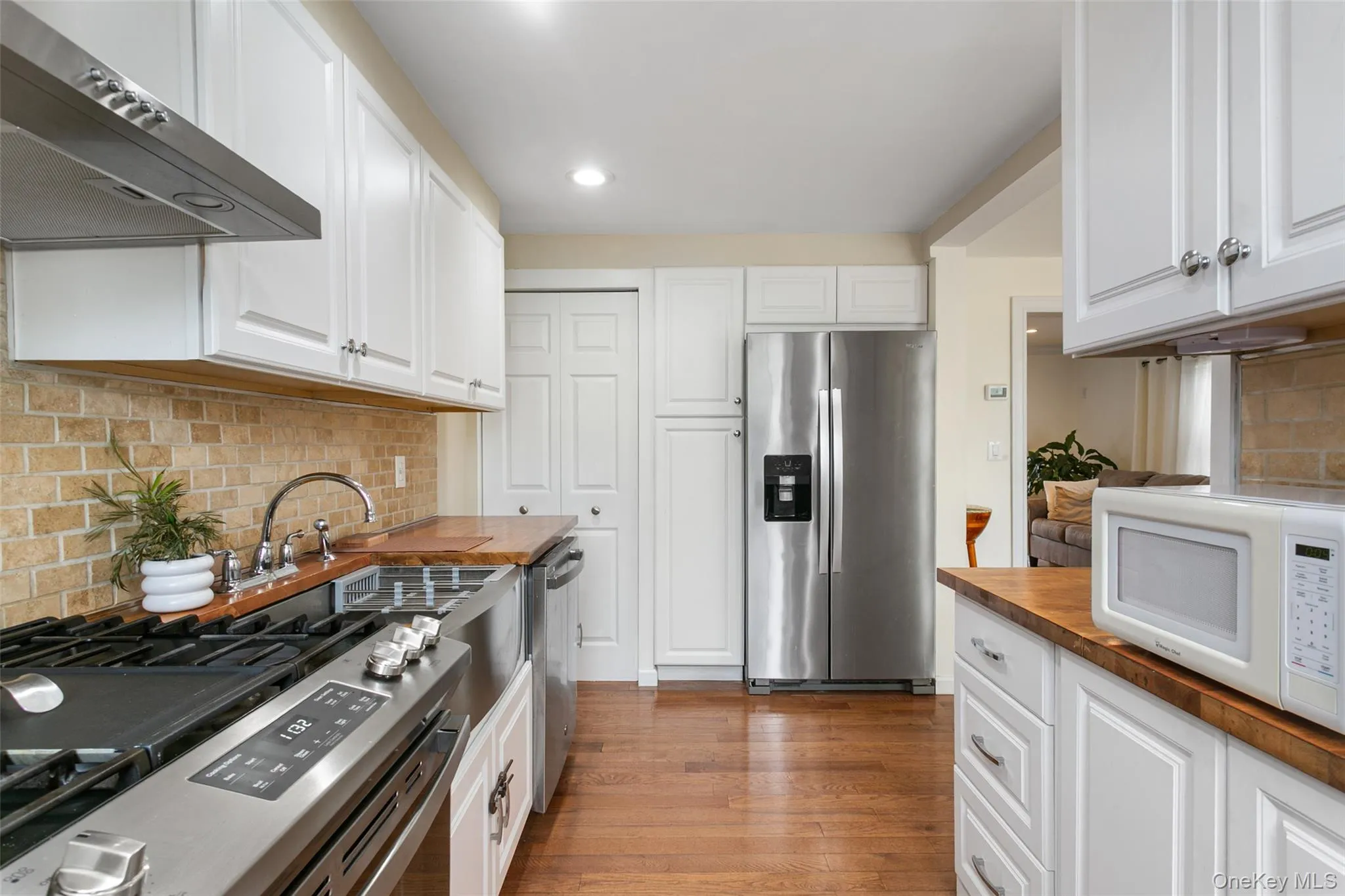 38 Emmett Terrace, New Rochelle, NY, 3 Bedrooms Bedrooms, 6 Rooms Rooms,1 BathroomBathrooms,Residential,For Rent,Emmett,0,1000807 38 Emmett Terrace, New Rochelle, NY, 3 Bedrooms Bedrooms, 6 Rooms Rooms,1 BathroomBathrooms,Residential,For Rent,Emmett,0,1000807