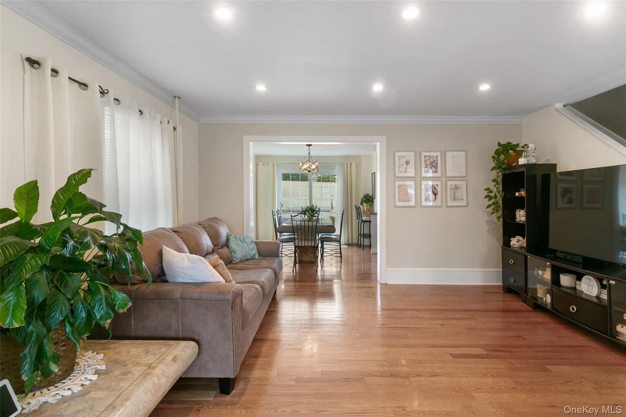 38 Emmett Terrace, New Rochelle, NY, 3 Bedrooms Bedrooms, 6 Rooms Rooms,1 BathroomBathrooms,Residential,For Rent,Emmett,0,1000807 38 Emmett Terrace, New Rochelle, NY, 3 Bedrooms Bedrooms, 6 Rooms Rooms,1 BathroomBathrooms,Residential,For Rent,Emmett,0,1000807