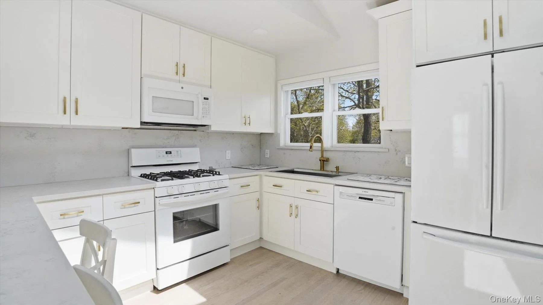 32 Red Creek Road, Southampton, NY, 4 Bedrooms Bedrooms, 6 Rooms Rooms,3 BathroomsBathrooms,Residential Lease,For Rent,Red Creek,0,1000810 32 Red Creek Road, Southampton, NY, 4 Bedrooms Bedrooms, 6 Rooms Rooms,3 BathroomsBathrooms,Residential Lease,For Rent,Red Creek,0,1000810