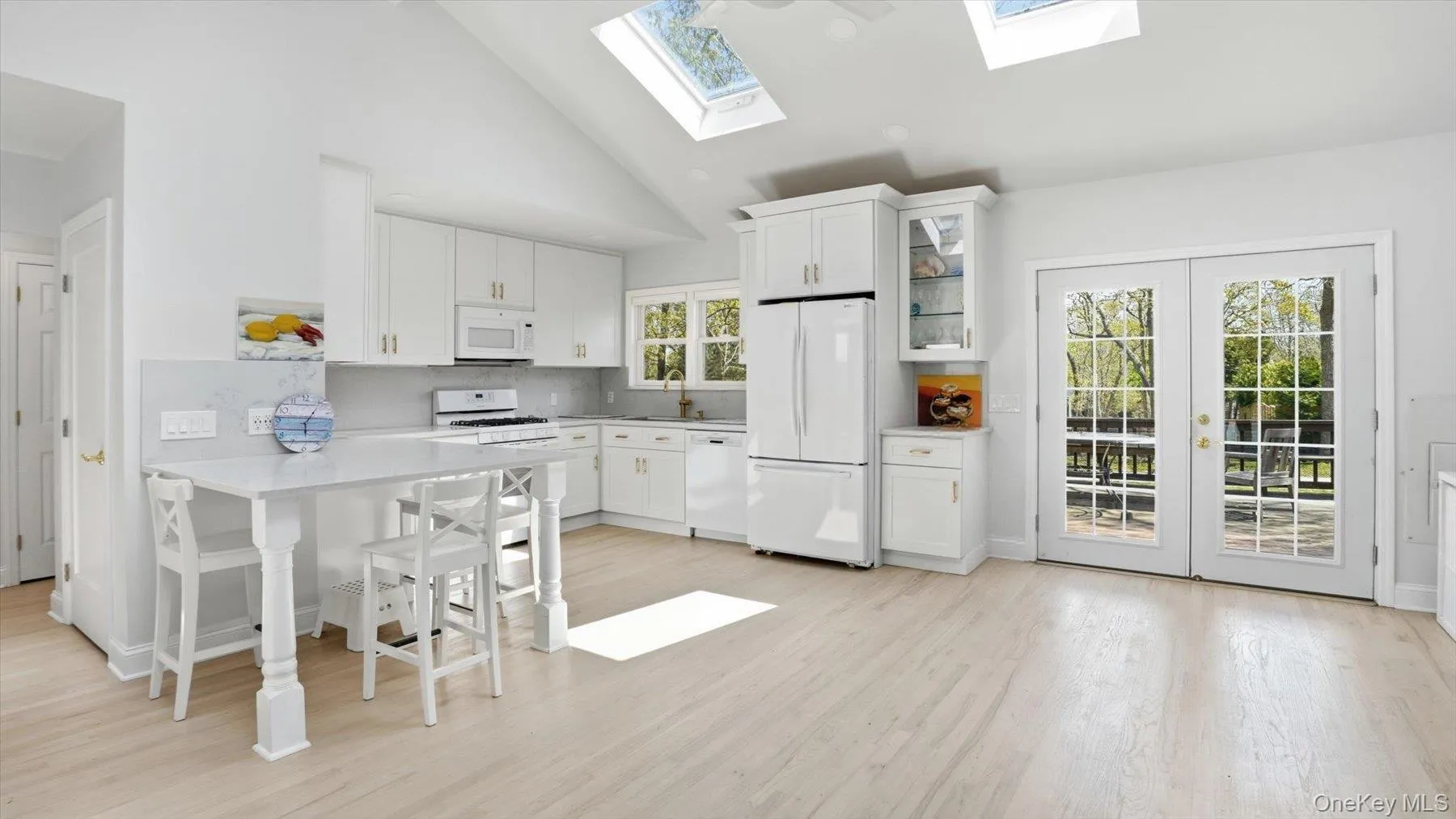 32 Red Creek Road, Southampton, NY, 4 Bedrooms Bedrooms, 6 Rooms Rooms,3 BathroomsBathrooms,Residential Lease,For Rent,Red Creek,0,1000810 32 Red Creek Road, Southampton, NY, 4 Bedrooms Bedrooms, 6 Rooms Rooms,3 BathroomsBathrooms,Residential Lease,For Rent,Red Creek,0,1000810