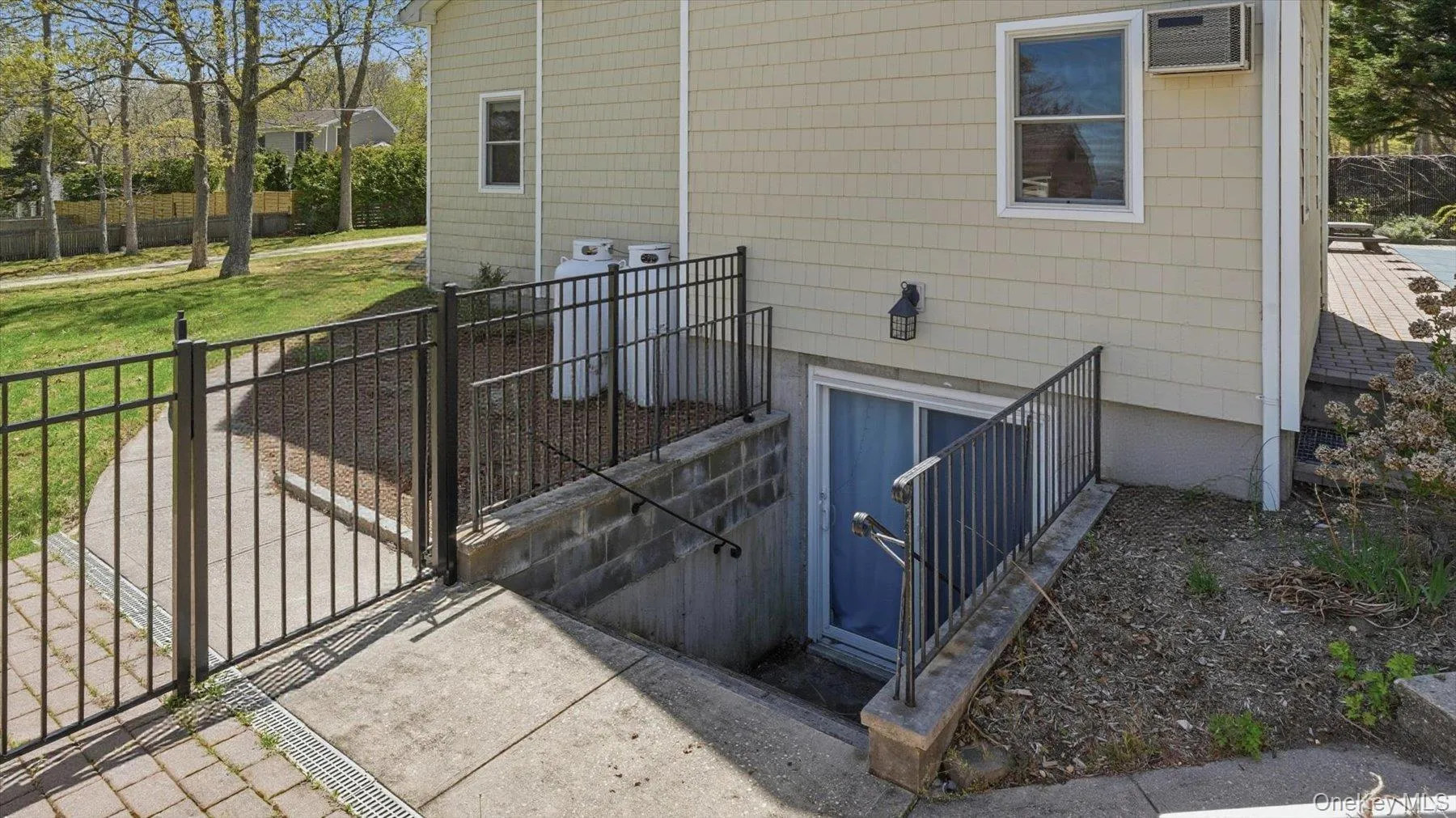 32 Red Creek Road, Southampton, NY, 4 Bedrooms Bedrooms, 6 Rooms Rooms,3 BathroomsBathrooms,Residential Lease,For Rent,Red Creek,0,1000810 32 Red Creek Road, Southampton, NY, 4 Bedrooms Bedrooms, 6 Rooms Rooms,3 BathroomsBathrooms,Residential Lease,For Rent,Red Creek,0,1000810