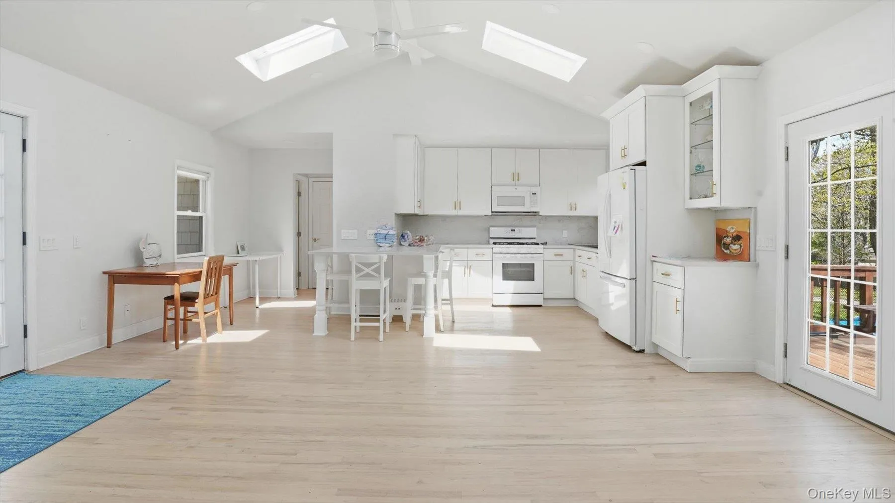 32 Red Creek Road, Southampton, NY, 4 Bedrooms Bedrooms, 6 Rooms Rooms,3 BathroomsBathrooms,Residential Lease,For Rent,Red Creek,0,1000810 32 Red Creek Road, Southampton, NY, 4 Bedrooms Bedrooms, 6 Rooms Rooms,3 BathroomsBathrooms,Residential Lease,For Rent,Red Creek,0,1000810