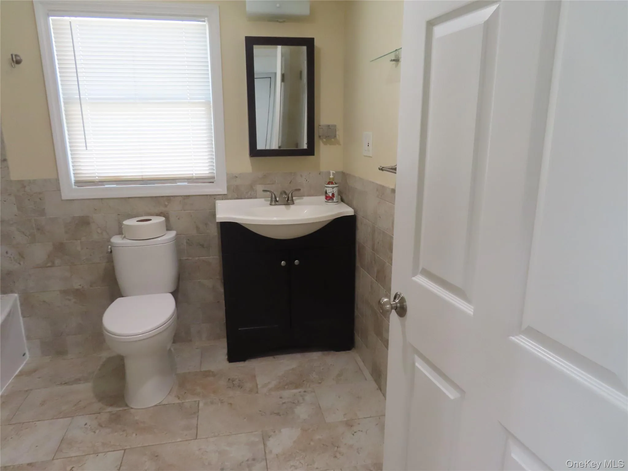 94 Neptune Avenue, West Babylon, NY, 2 Bedrooms Bedrooms, 4 Rooms Rooms,1 BathroomBathrooms,Residential Lease,For Rent,Neptune,0,1000811 94 Neptune Avenue, West Babylon, NY, 2 Bedrooms Bedrooms, 4 Rooms Rooms,1 BathroomBathrooms,Residential Lease,For Rent,Neptune,0,1000811