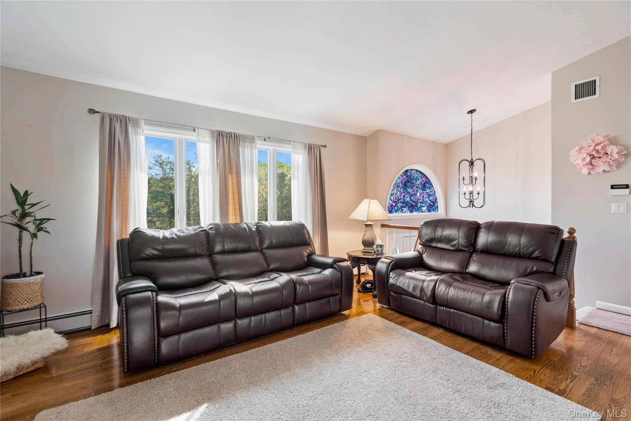 24 Biltmore Avenue Extension, Islip, NY, 4 Bedrooms Bedrooms, 10 Rooms Rooms,3 BathroomsBathrooms,Residential,For Rent,Biltmore Avenue Extension,0,1000816 24 Biltmore Avenue Extension, Islip, NY, 4 Bedrooms Bedrooms, 10 Rooms Rooms,3 BathroomsBathrooms,Residential,For Rent,Biltmore Avenue Extension,0,1000816