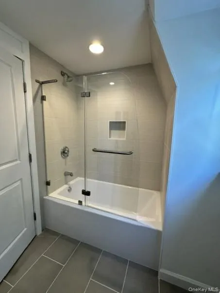Main Bath 2nd Floor Main Bath 2nd Floor