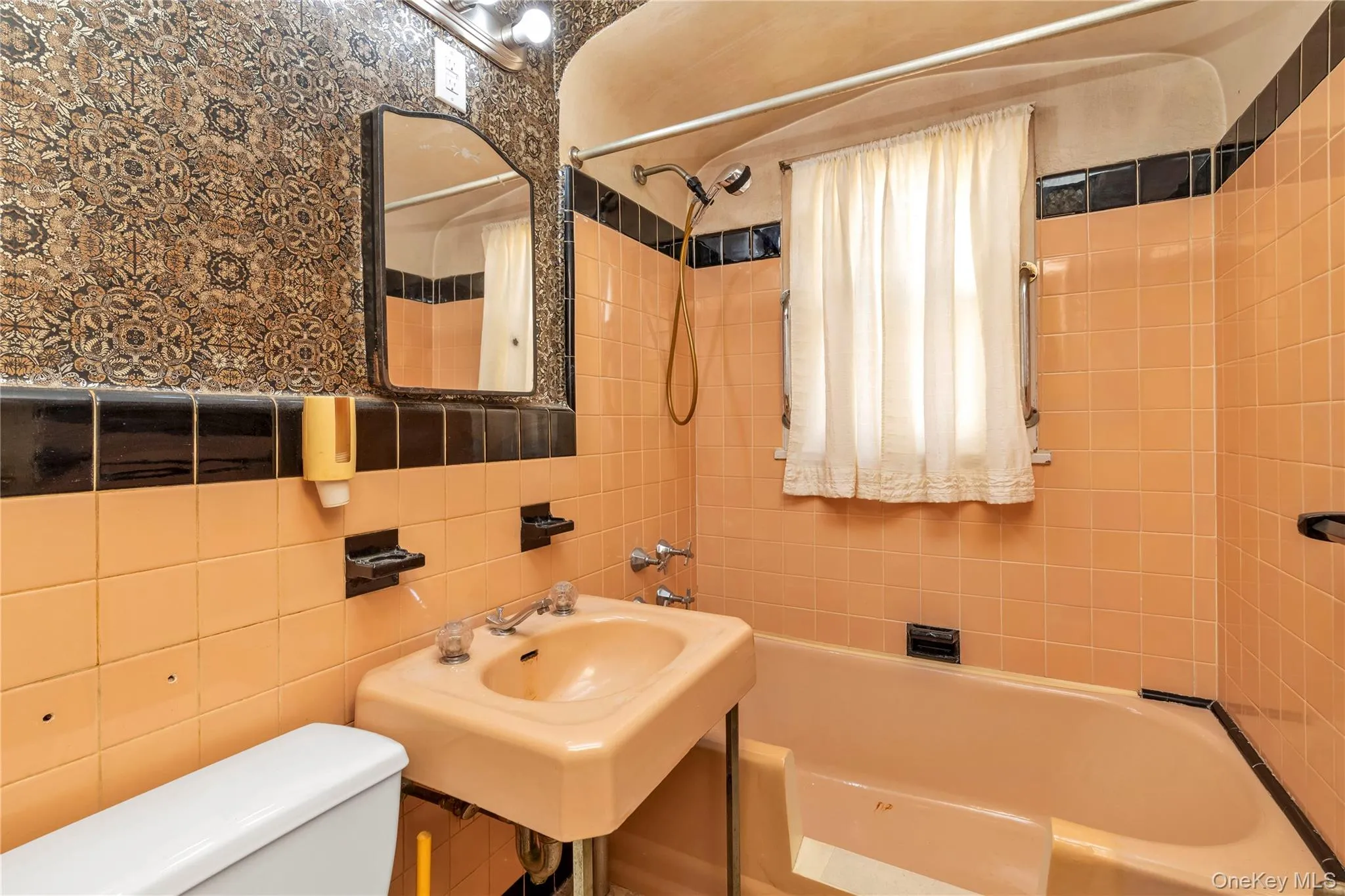 172-15 Effington Avenue, New York, NY, 3 Bedrooms Bedrooms, 6 Rooms Rooms,1 BathroomBathrooms,Residential,For Rent,Effington,0,1000819 172-15 Effington Avenue, New York, NY, 3 Bedrooms Bedrooms, 6 Rooms Rooms,1 BathroomBathrooms,Residential,For Rent,Effington,0,1000819