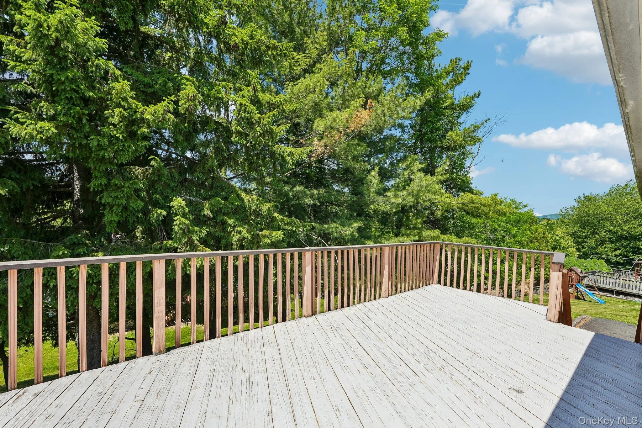 Clean and Useful Deck Clean and Useful Deck