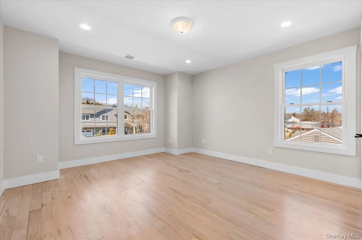 10 Lee Place, Oyster Bay, NY, 5 Bedrooms Bedrooms, 9 Rooms Rooms,4 BathroomsBathrooms,Residential,For Rent,Lee,0,1000823 10 Lee Place, Oyster Bay, NY, 5 Bedrooms Bedrooms, 9 Rooms Rooms,4 BathroomsBathrooms,Residential,For Rent,Lee,0,1000823