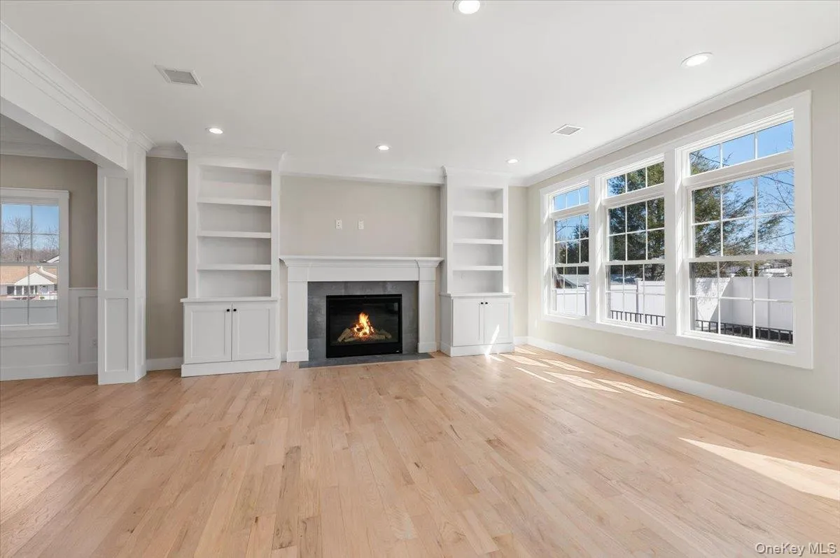10 Lee Place, Oyster Bay, NY, 5 Bedrooms Bedrooms, 9 Rooms Rooms,4 BathroomsBathrooms,Residential,For Rent,Lee,0,1000823 10 Lee Place, Oyster Bay, NY, 5 Bedrooms Bedrooms, 9 Rooms Rooms,4 BathroomsBathrooms,Residential,For Rent,Lee,0,1000823