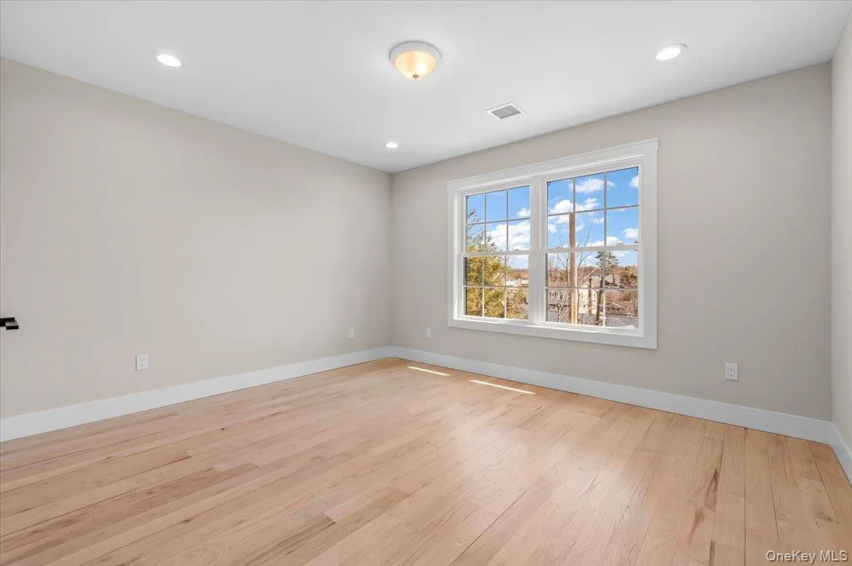 10 Lee Place, Oyster Bay, NY, 5 Bedrooms Bedrooms, 9 Rooms Rooms,4 BathroomsBathrooms,Residential,For Rent,Lee,0,1000823 10 Lee Place, Oyster Bay, NY, 5 Bedrooms Bedrooms, 9 Rooms Rooms,4 BathroomsBathrooms,Residential,For Rent,Lee,0,1000823