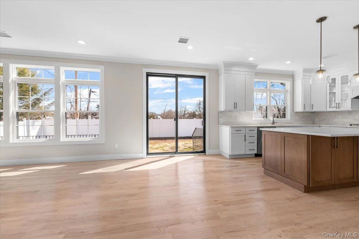 10 Lee Place, Oyster Bay, NY, 5 Bedrooms Bedrooms, 9 Rooms Rooms,4 BathroomsBathrooms,Residential,For Rent,Lee,0,1000823 10 Lee Place, Oyster Bay, NY, 5 Bedrooms Bedrooms, 9 Rooms Rooms,4 BathroomsBathrooms,Residential,For Rent,Lee,0,1000823