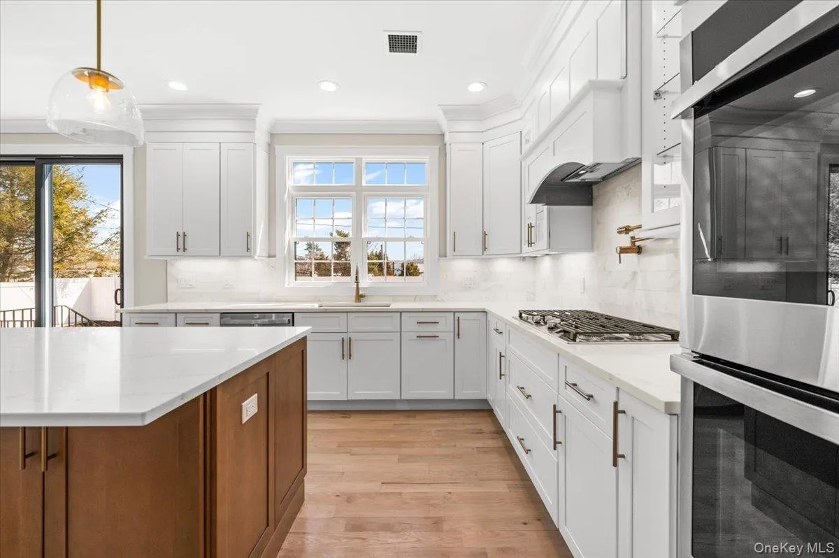10 Lee Place, Oyster Bay, NY, 5 Bedrooms Bedrooms, 9 Rooms Rooms,4 BathroomsBathrooms,Residential,For Rent,Lee,0,1000823 10 Lee Place, Oyster Bay, NY, 5 Bedrooms Bedrooms, 9 Rooms Rooms,4 BathroomsBathrooms,Residential,For Rent,Lee,0,1000823