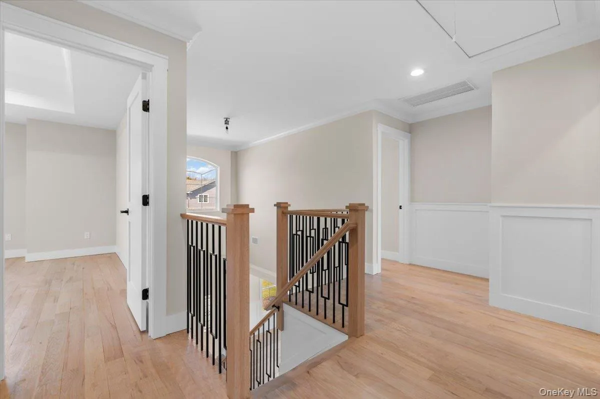 10 Lee Place, Oyster Bay, NY, 5 Bedrooms Bedrooms, 9 Rooms Rooms,4 BathroomsBathrooms,Residential,For Rent,Lee,0,1000823 10 Lee Place, Oyster Bay, NY, 5 Bedrooms Bedrooms, 9 Rooms Rooms,4 BathroomsBathrooms,Residential,For Rent,Lee,0,1000823