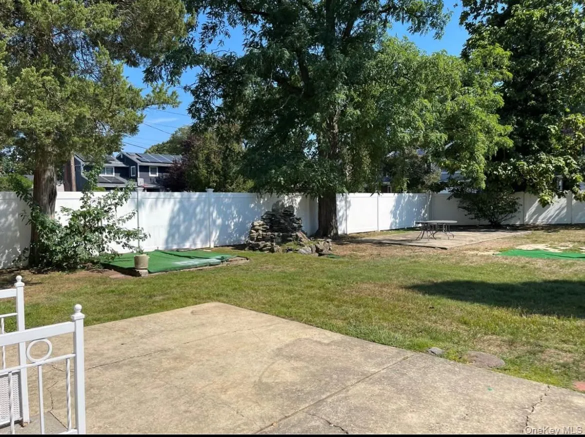 1539 Park Avenue, Hempstead, NY, 3 Bedrooms Bedrooms, 6 Rooms Rooms,1 BathroomBathrooms,Residential Lease,For Rent,Park,0,1000825 1539 Park Avenue, Hempstead, NY, 3 Bedrooms Bedrooms, 6 Rooms Rooms,1 BathroomBathrooms,Residential Lease,For Rent,Park,0,1000825