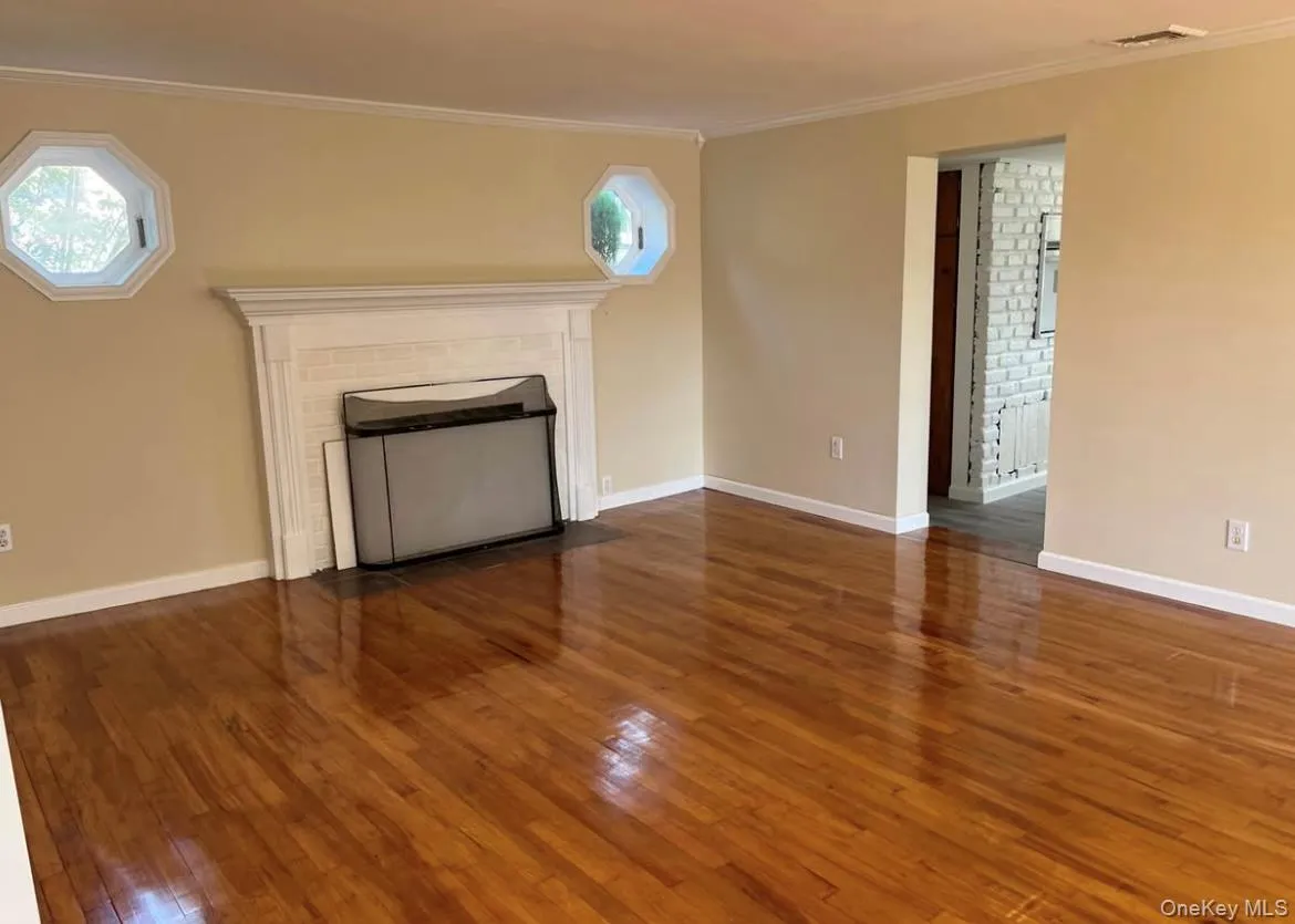1539 Park Avenue, Hempstead, NY, 3 Bedrooms Bedrooms, 6 Rooms Rooms,1 BathroomBathrooms,Residential Lease,For Rent,Park,0,1000825 1539 Park Avenue, Hempstead, NY, 3 Bedrooms Bedrooms, 6 Rooms Rooms,1 BathroomBathrooms,Residential Lease,For Rent,Park,0,1000825