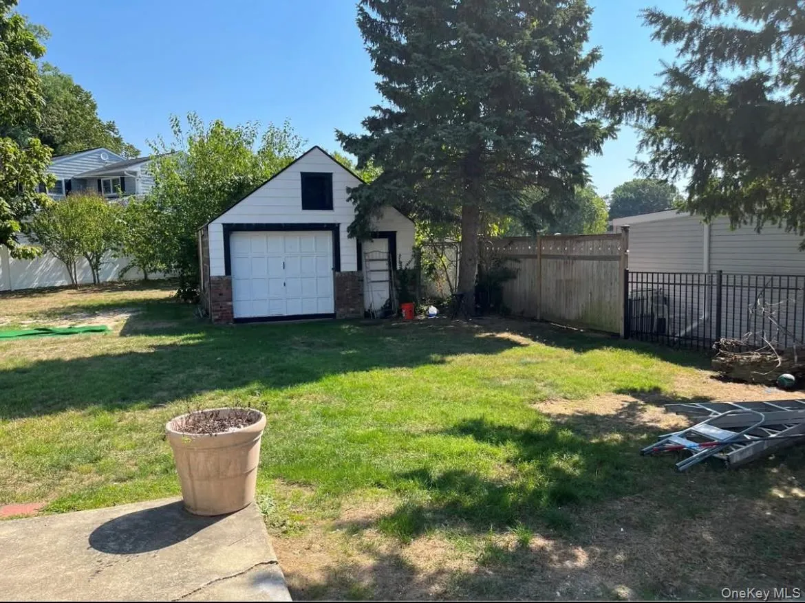 1539 Park Avenue, Hempstead, NY, 3 Bedrooms Bedrooms, 6 Rooms Rooms,1 BathroomBathrooms,Residential Lease,For Rent,Park,0,1000825 1539 Park Avenue, Hempstead, NY, 3 Bedrooms Bedrooms, 6 Rooms Rooms,1 BathroomBathrooms,Residential Lease,For Rent,Park,0,1000825