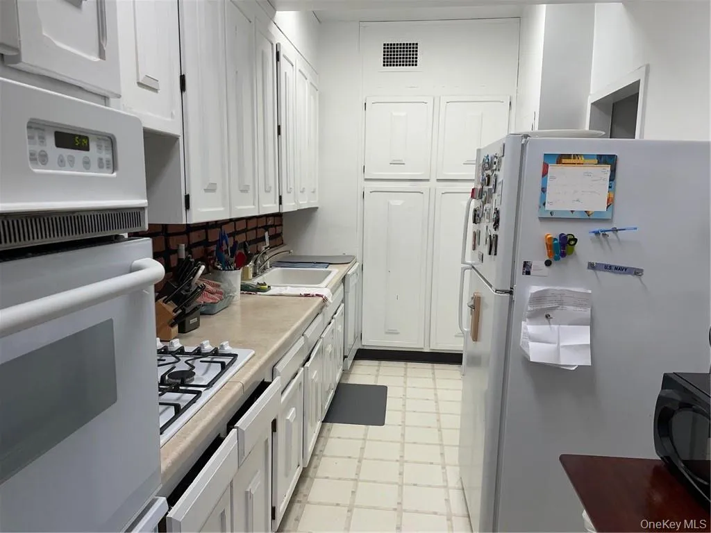 Large Kitchen Large Kitchen