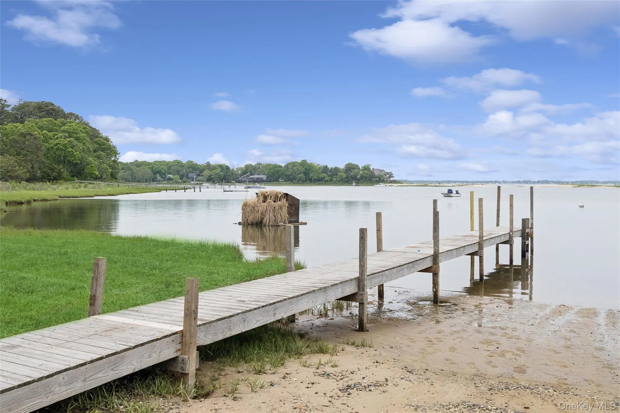 Local dock on Red Creeek Rd Local dock on Red Creeek Rd