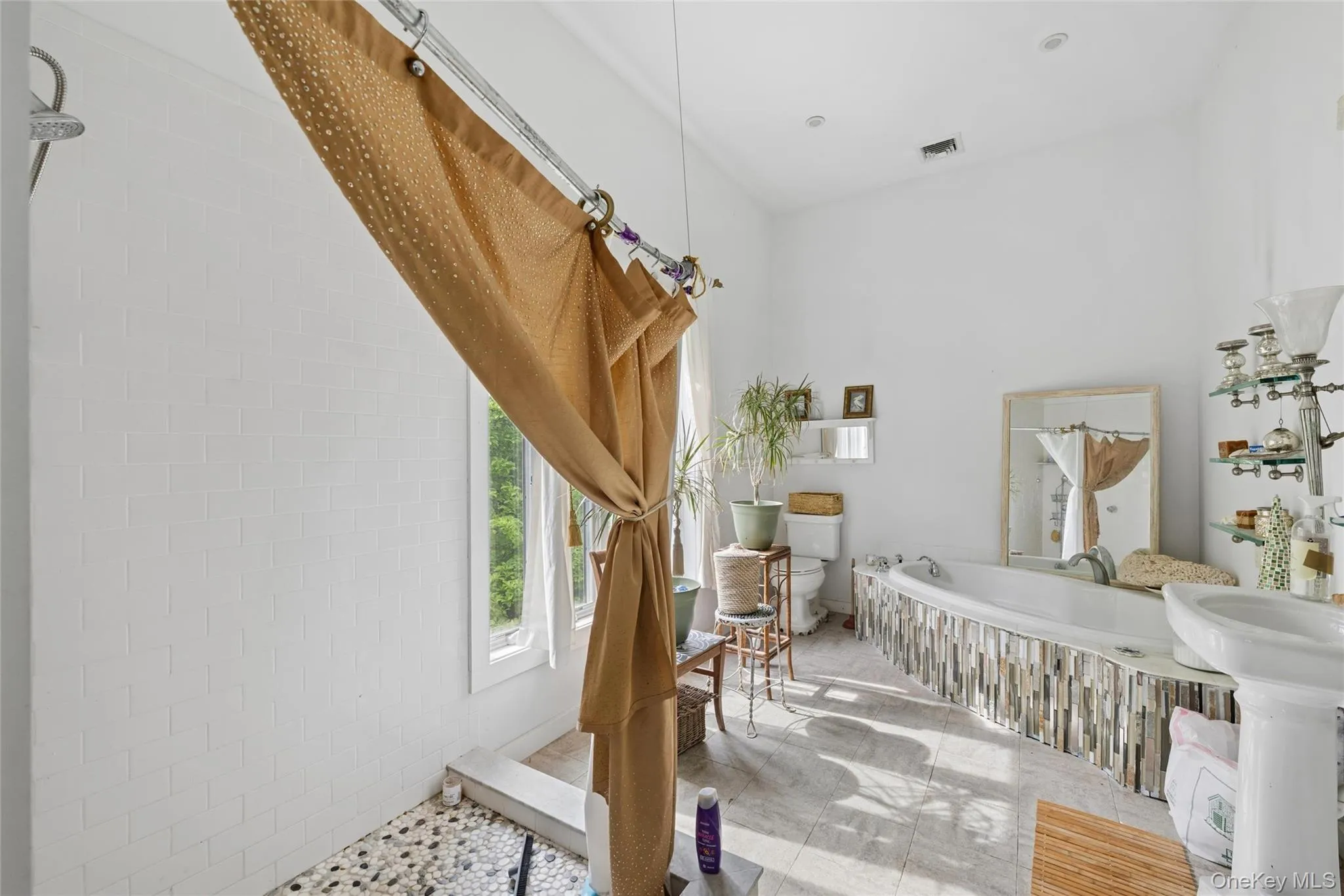 131 Red Creek Road, Southampton, NY, 5 Bedrooms Bedrooms, 10 Rooms Rooms,3 BathroomsBathrooms,Residential,For Rent,Red Creek,0,1000827 131 Red Creek Road, Southampton, NY, 5 Bedrooms Bedrooms, 10 Rooms Rooms,3 BathroomsBathrooms,Residential,For Rent,Red Creek,0,1000827