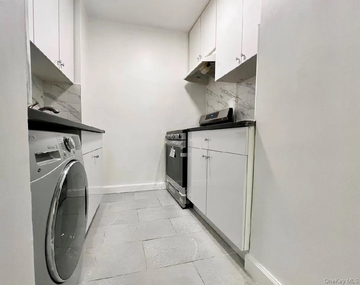13317 Sanford Avenue, New York, NY, 1 Bedroom Bedrooms, 4 Rooms Rooms,1 BathroomBathrooms,Residential Sale,For Rent,Sanford,0,1000828 13317 Sanford Avenue, New York, NY, 1 Bedroom Bedrooms, 4 Rooms Rooms,1 BathroomBathrooms,Residential Sale,For Rent,Sanford,0,1000828