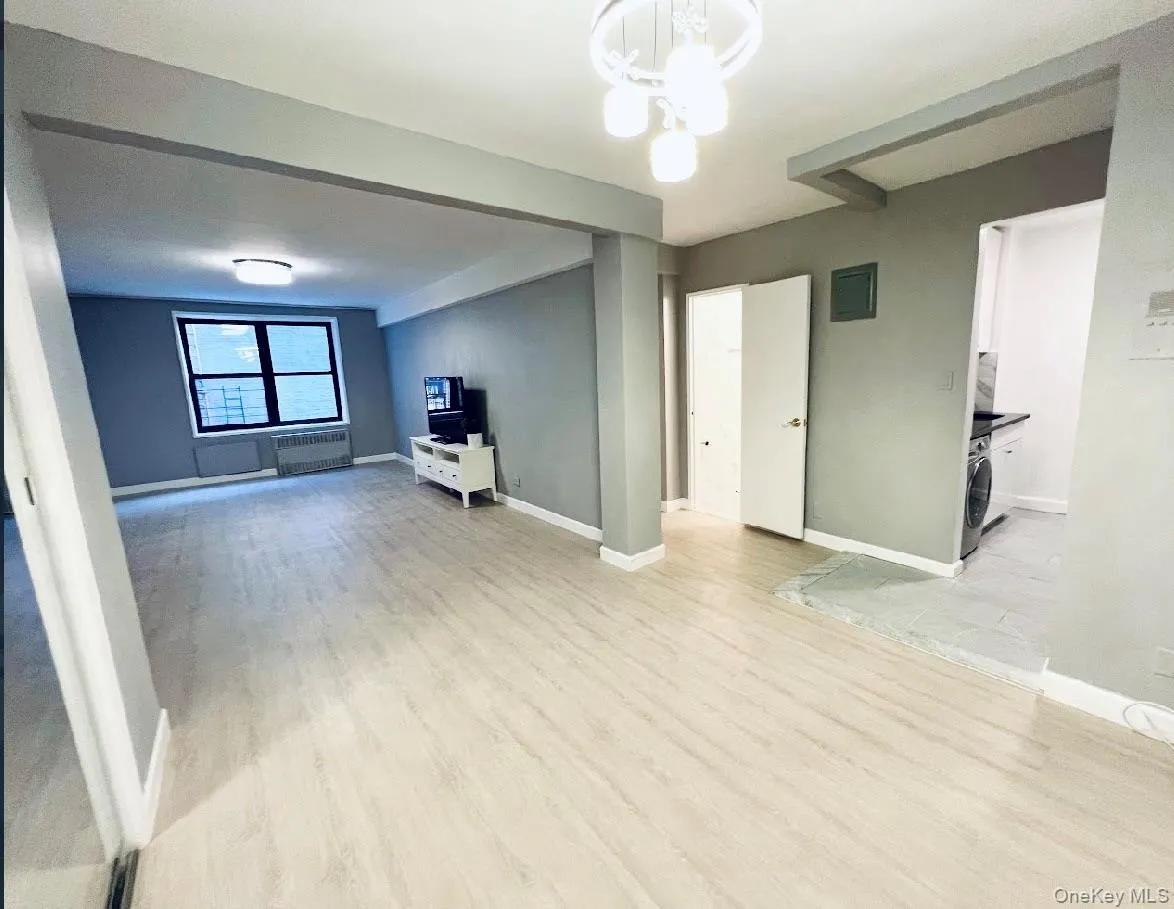 13317 Sanford Avenue, New York, NY, 1 Bedroom Bedrooms, 4 Rooms Rooms,1 BathroomBathrooms,Residential Sale,For Rent,Sanford,0,1000828 13317 Sanford Avenue, New York, NY, 1 Bedroom Bedrooms, 4 Rooms Rooms,1 BathroomBathrooms,Residential Sale,For Rent,Sanford,0,1000828