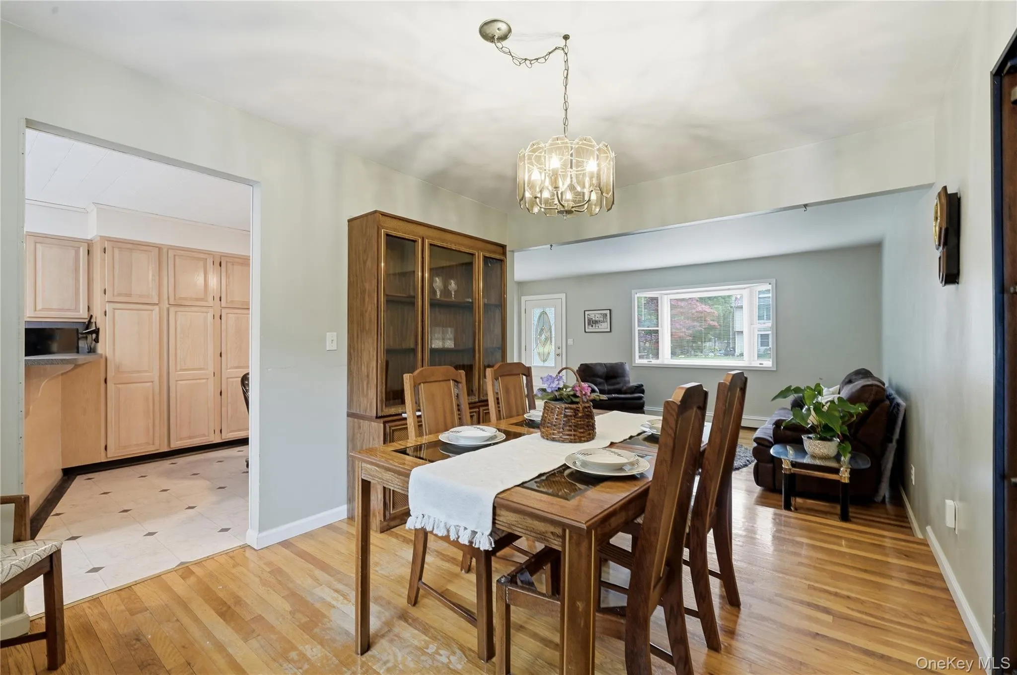 289 Central Avenue, Islip, NY, 4 Bedrooms Bedrooms, 8 Rooms Rooms,3 BathroomsBathrooms,Residential,For Rent,Central,0,KEY1000829 289 Central Avenue, Islip, NY, 4 Bedrooms Bedrooms, 8 Rooms Rooms,3 BathroomsBathrooms,Residential,For Rent,Central,0,KEY1000829