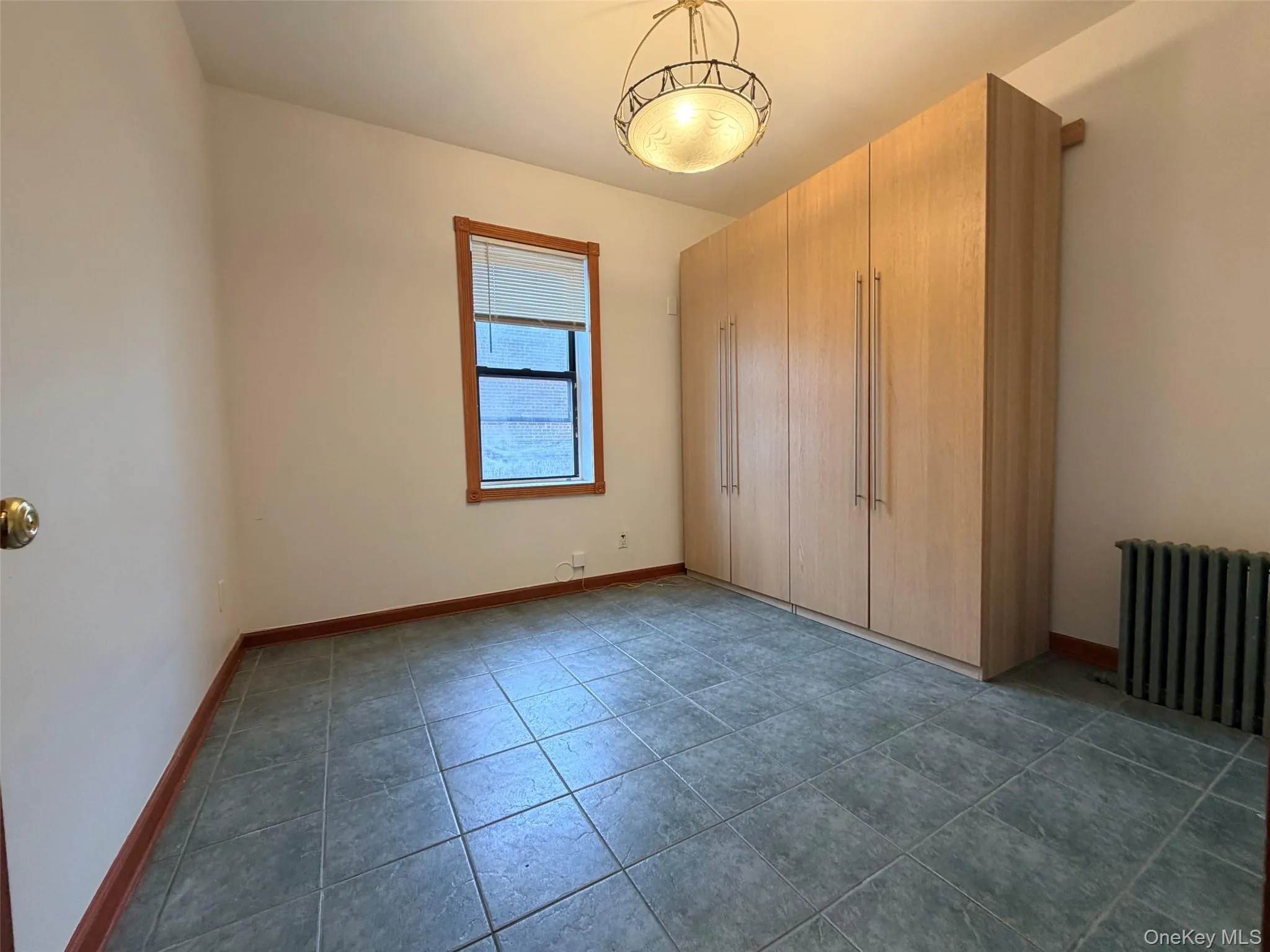 90 Main Street, North Hempstead, NY, 2 Bedrooms Bedrooms, 5 Rooms Rooms,1 BathroomBathrooms,Residential Lease,For Rent,Main,0,KEY1000833 90 Main Street, North Hempstead, NY, 2 Bedrooms Bedrooms, 5 Rooms Rooms,1 BathroomBathrooms,Residential Lease,For Rent,Main,0,KEY1000833
