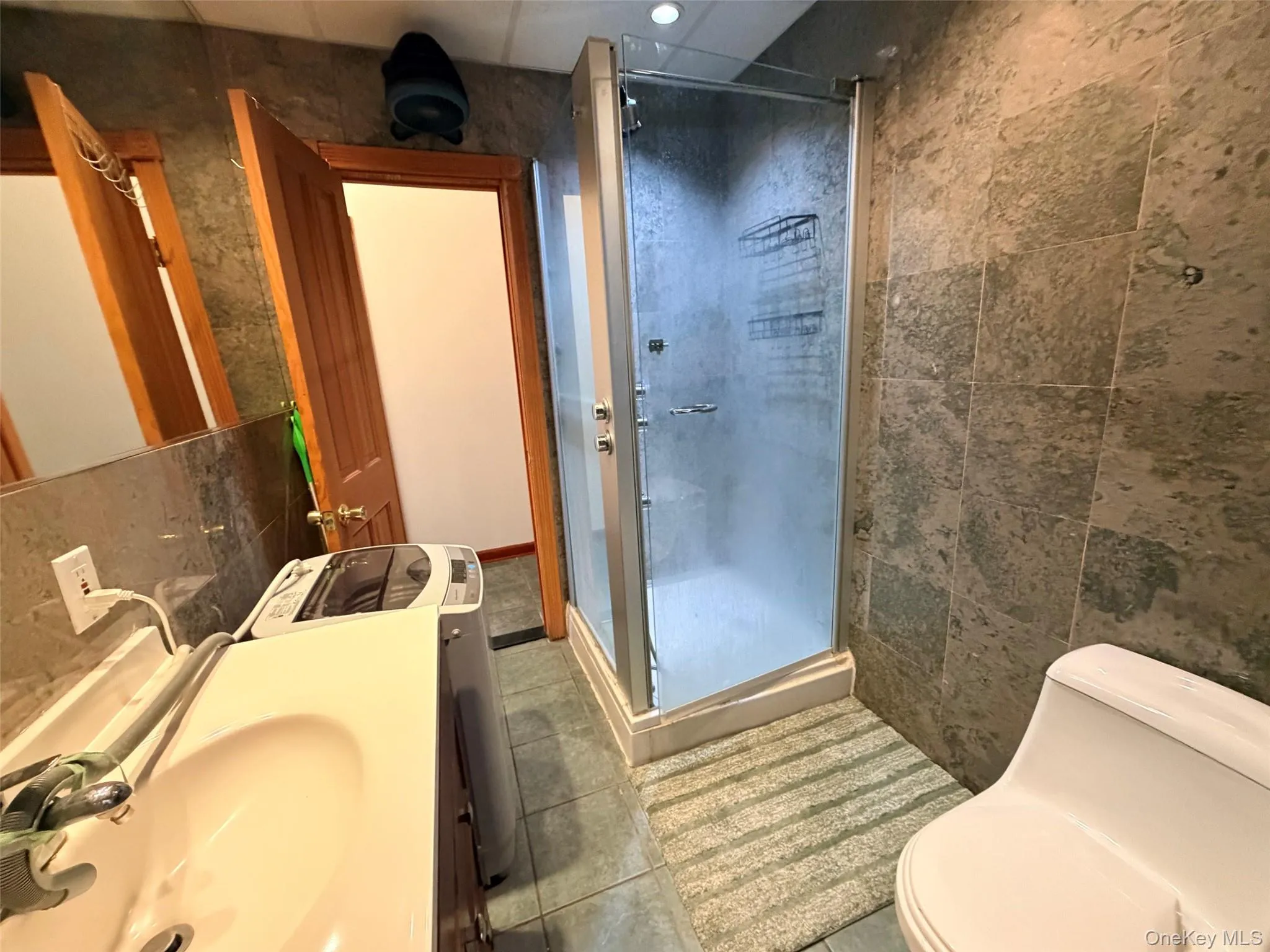90 Main Street, North Hempstead, NY, 2 Bedrooms Bedrooms, 5 Rooms Rooms,1 BathroomBathrooms,Residential Lease,For Rent,Main,0,KEY1000833 90 Main Street, North Hempstead, NY, 2 Bedrooms Bedrooms, 5 Rooms Rooms,1 BathroomBathrooms,Residential Lease,For Rent,Main,0,KEY1000833