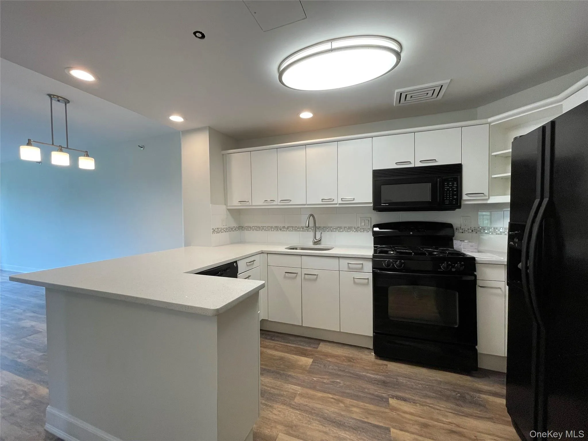 50 Hartsdale Avenue, Greenburgh, NY, 2 Bedrooms Bedrooms, 3 Rooms Rooms,2 BathroomsBathrooms,Residential Lease,For Rent,Hartsdale,0,1000838 50 Hartsdale Avenue, Greenburgh, NY, 2 Bedrooms Bedrooms, 3 Rooms Rooms,2 BathroomsBathrooms,Residential Lease,For Rent,Hartsdale,0,1000838