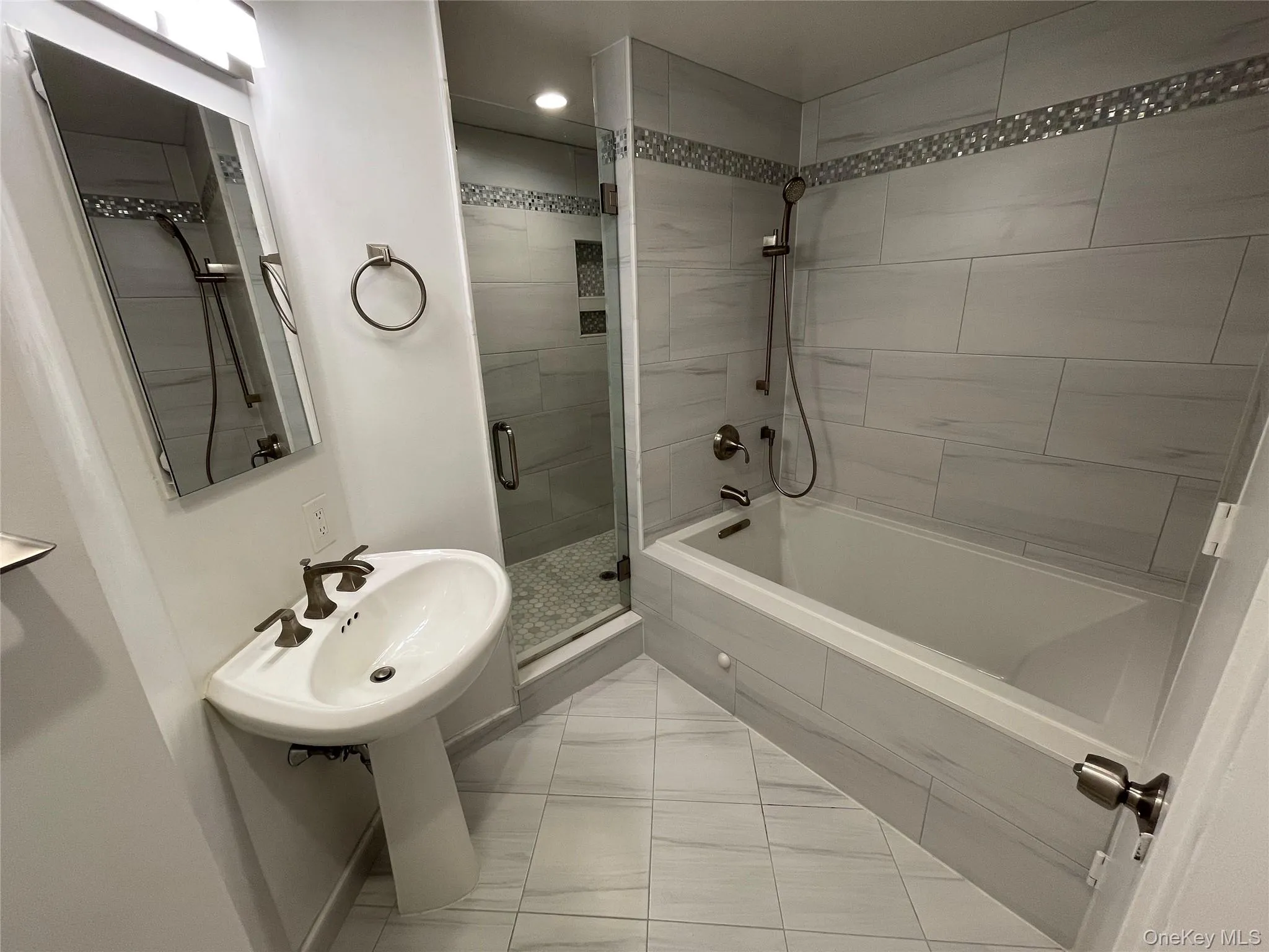 50 Hartsdale Avenue, Greenburgh, NY, 2 Bedrooms Bedrooms, 3 Rooms Rooms,2 BathroomsBathrooms,Residential Lease,For Rent,Hartsdale,0,1000838 50 Hartsdale Avenue, Greenburgh, NY, 2 Bedrooms Bedrooms, 3 Rooms Rooms,2 BathroomsBathrooms,Residential Lease,For Rent,Hartsdale,0,1000838