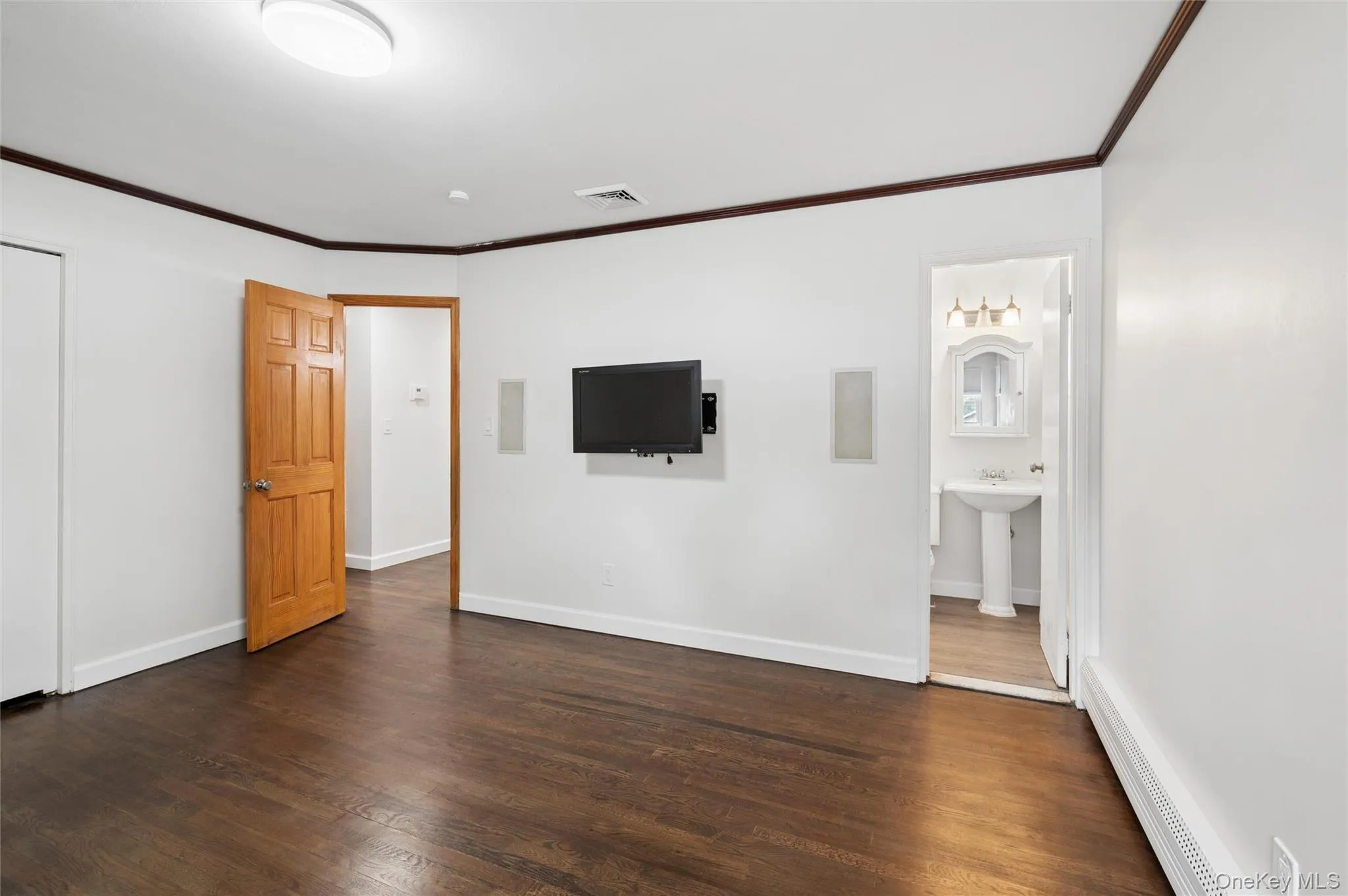 Bedroom w/ Half Bath Bedroom w/ Half Bath