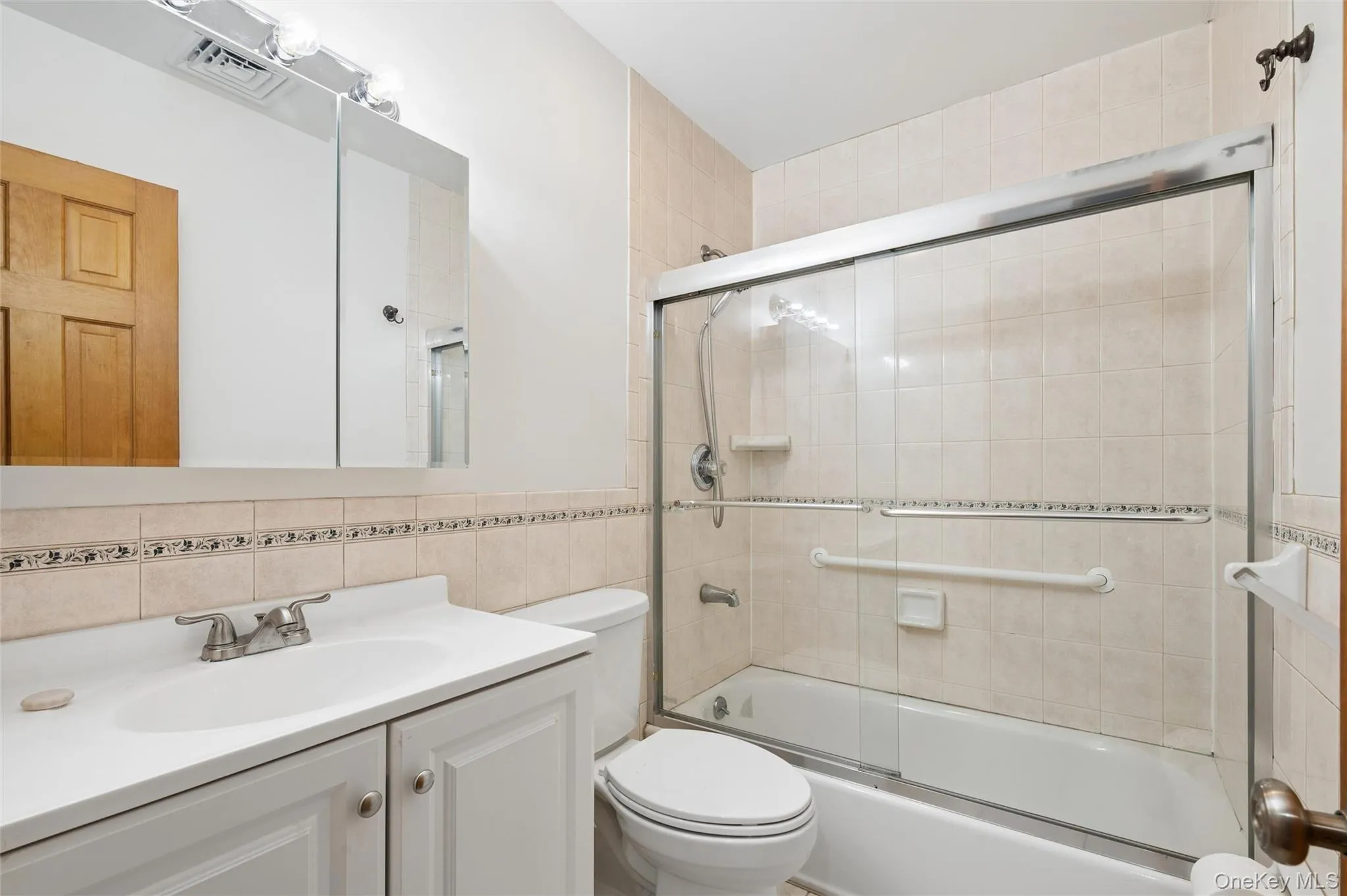 53 Longworth Avenue, Huntington, NY, 3 Bedrooms Bedrooms, 6 Rooms Rooms,1 BathroomBathrooms,Residential,For Rent,Longworth,0,1000844 53 Longworth Avenue, Huntington, NY, 3 Bedrooms Bedrooms, 6 Rooms Rooms,1 BathroomBathrooms,Residential,For Rent,Longworth,0,1000844
