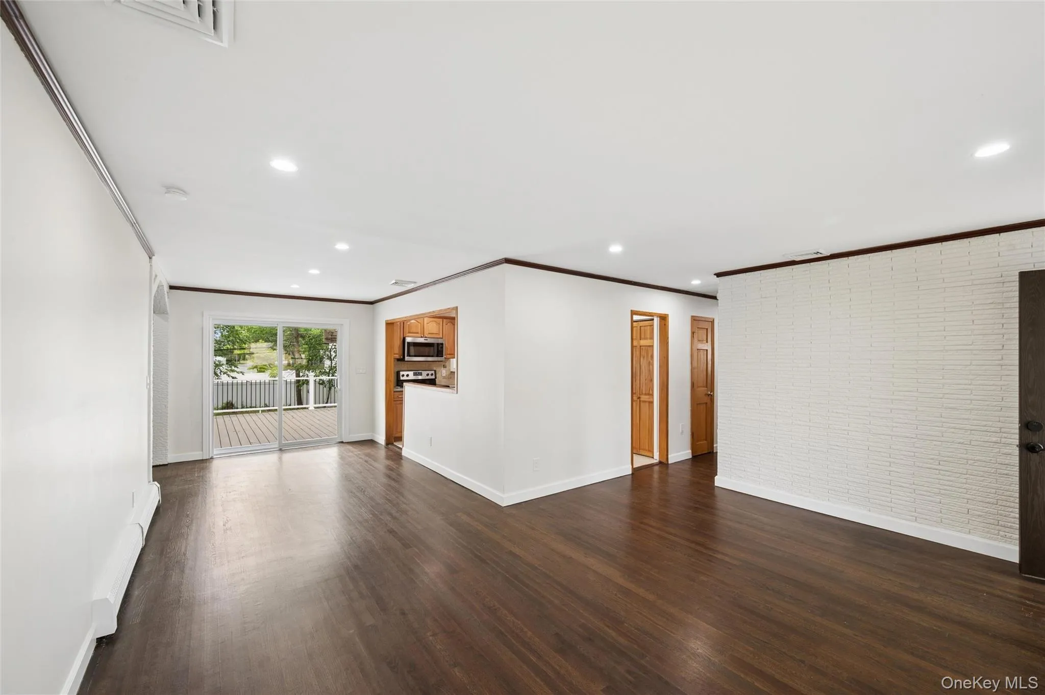 53 Longworth Avenue, Huntington, NY, 3 Bedrooms Bedrooms, 6 Rooms Rooms,1 BathroomBathrooms,Residential,For Rent,Longworth,0,1000844 53 Longworth Avenue, Huntington, NY, 3 Bedrooms Bedrooms, 6 Rooms Rooms,1 BathroomBathrooms,Residential,For Rent,Longworth,0,1000844