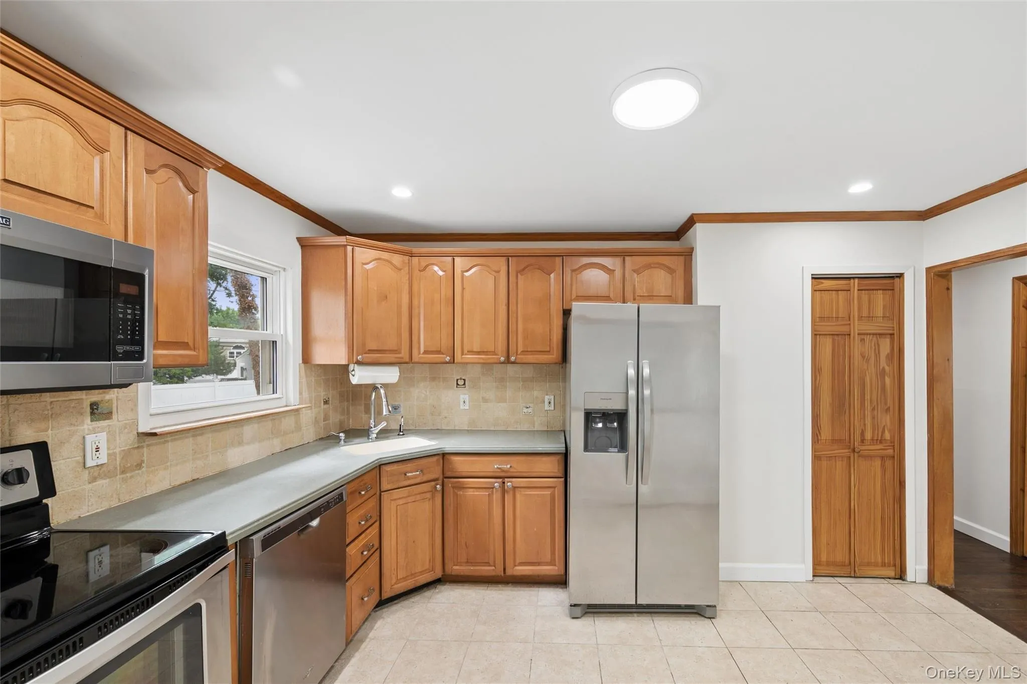 53 Longworth Avenue, Huntington, NY, 3 Bedrooms Bedrooms, 6 Rooms Rooms,1 BathroomBathrooms,Residential,For Rent,Longworth,0,1000844 53 Longworth Avenue, Huntington, NY, 3 Bedrooms Bedrooms, 6 Rooms Rooms,1 BathroomBathrooms,Residential,For Rent,Longworth,0,1000844